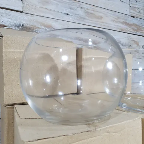 6 x 15cm Round Glass Bowls. Wedding/Party Table decoaration.  Rrp £42