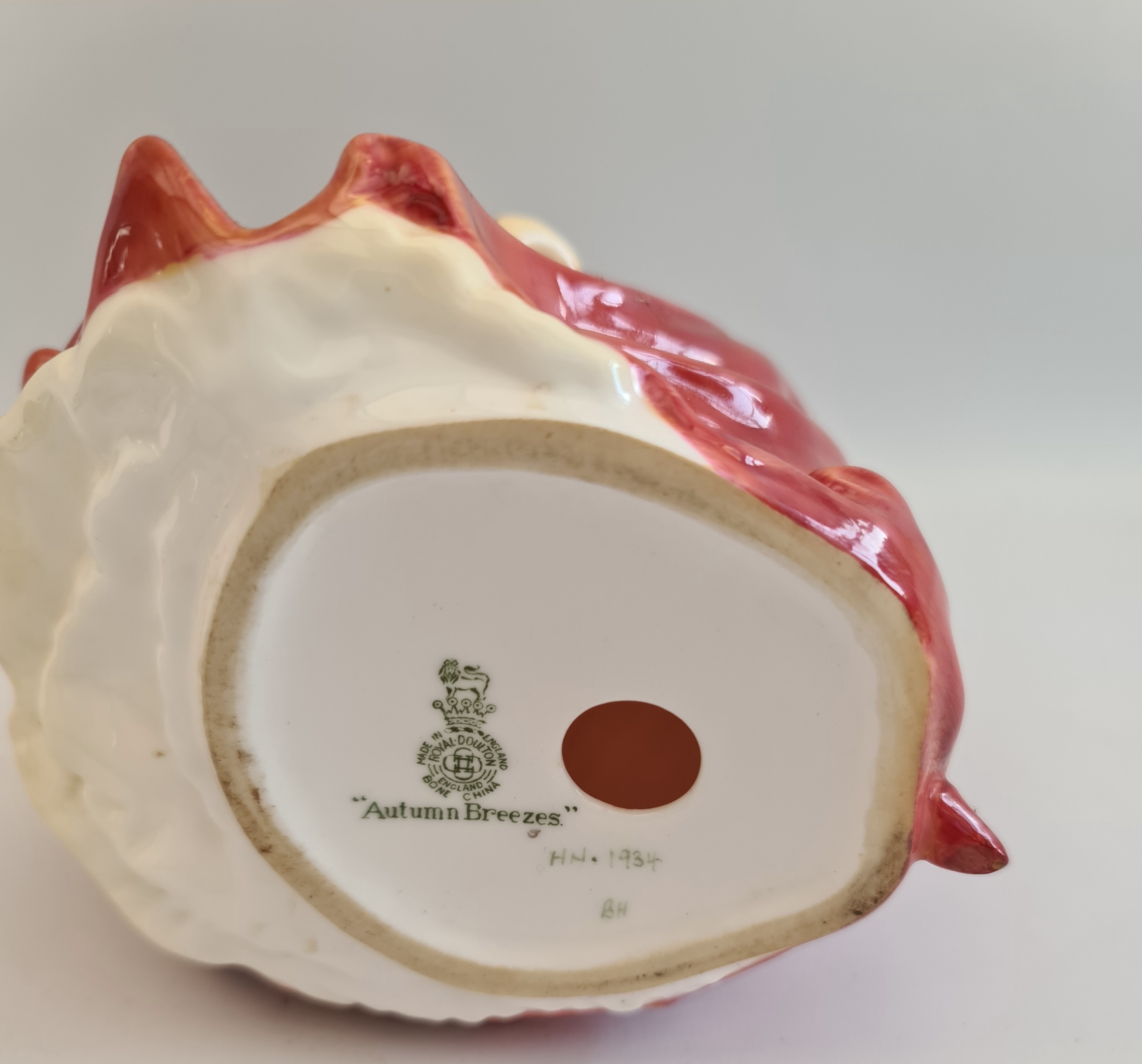 Vintage Royal Doulton Figure Autumn Breezes HN 1934