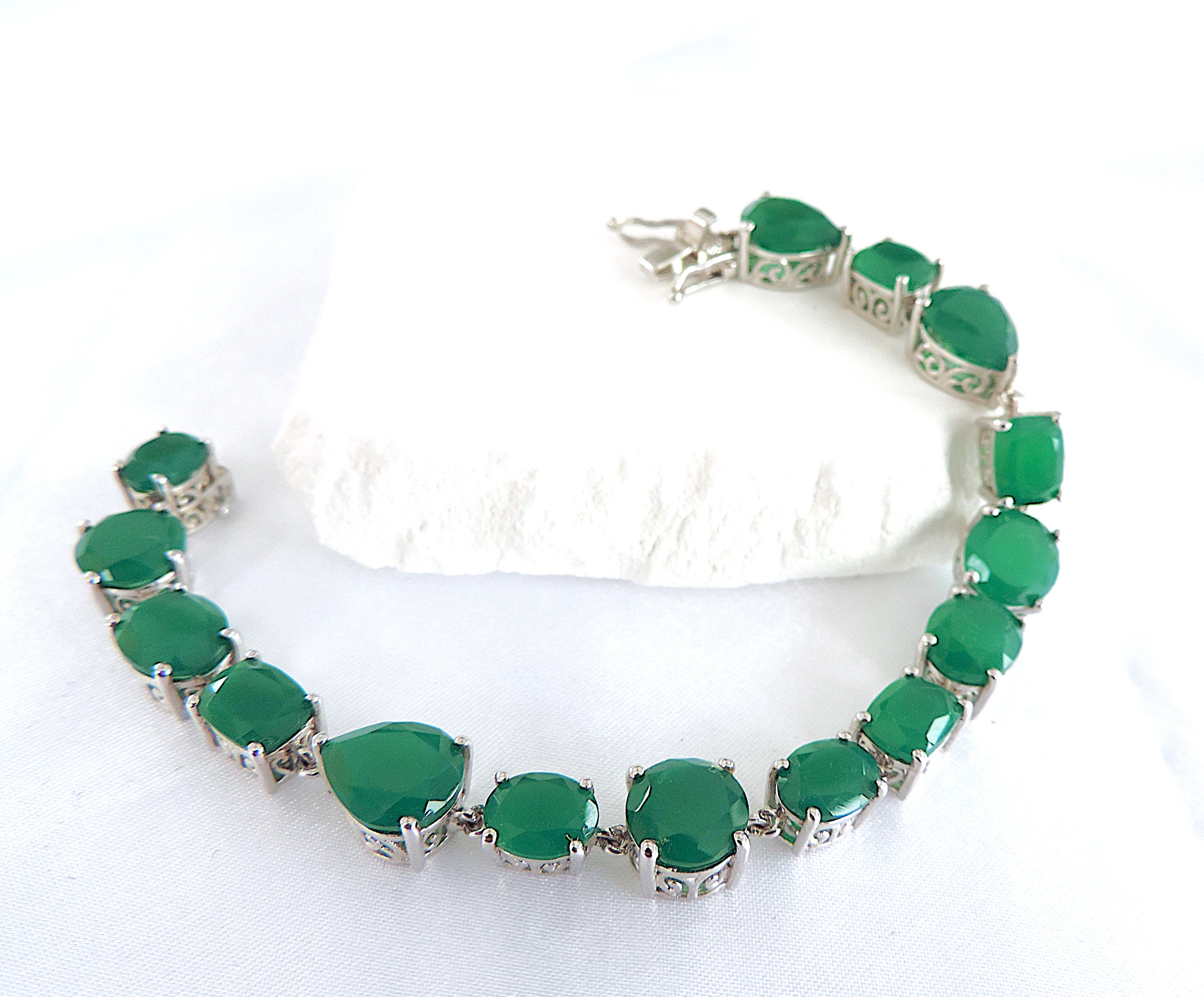 925 Silver 55.95 Carat Emerald Green Chrysoprase Gemstone Bracelet 'New'