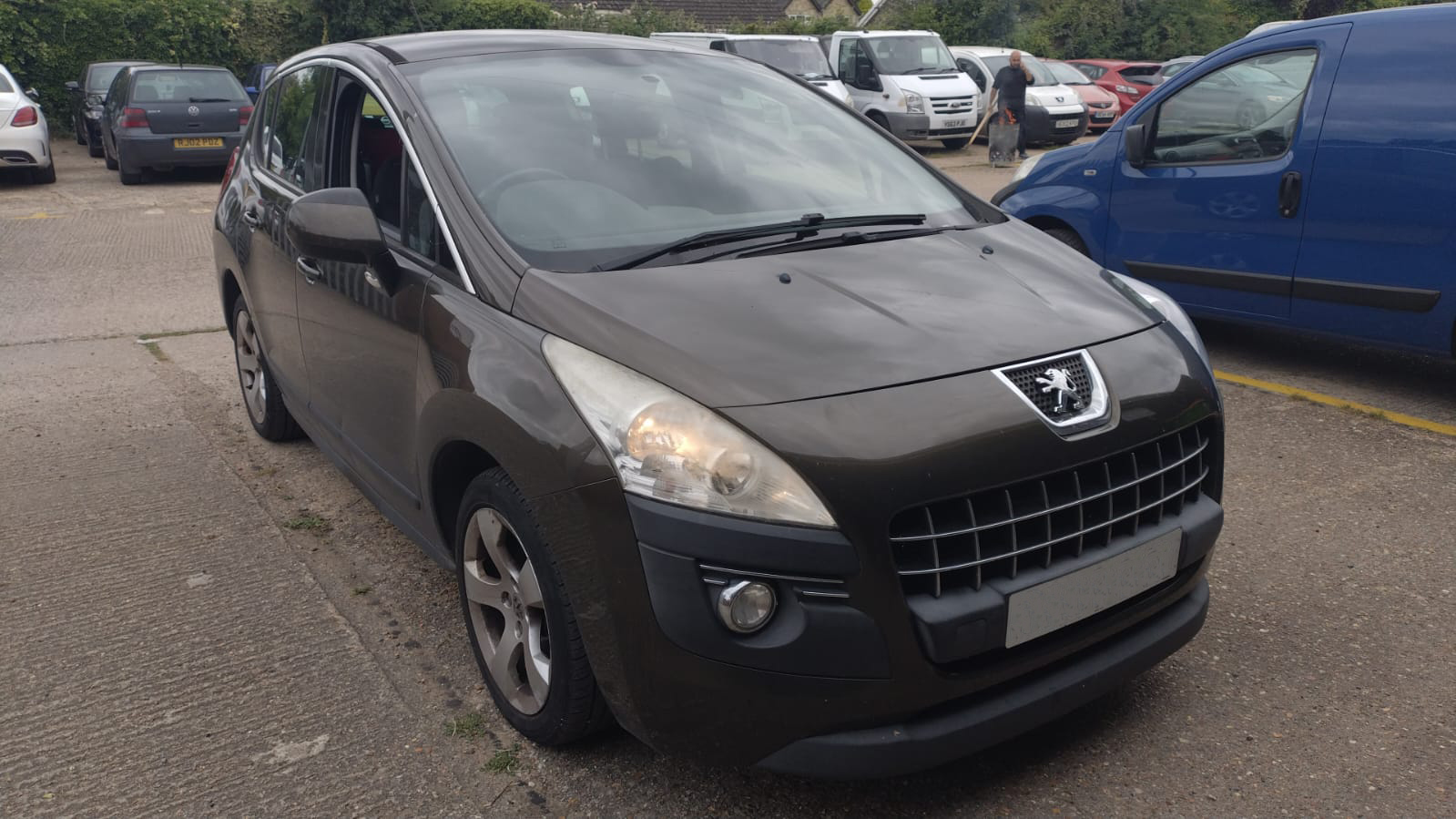PEUGEOT 3008