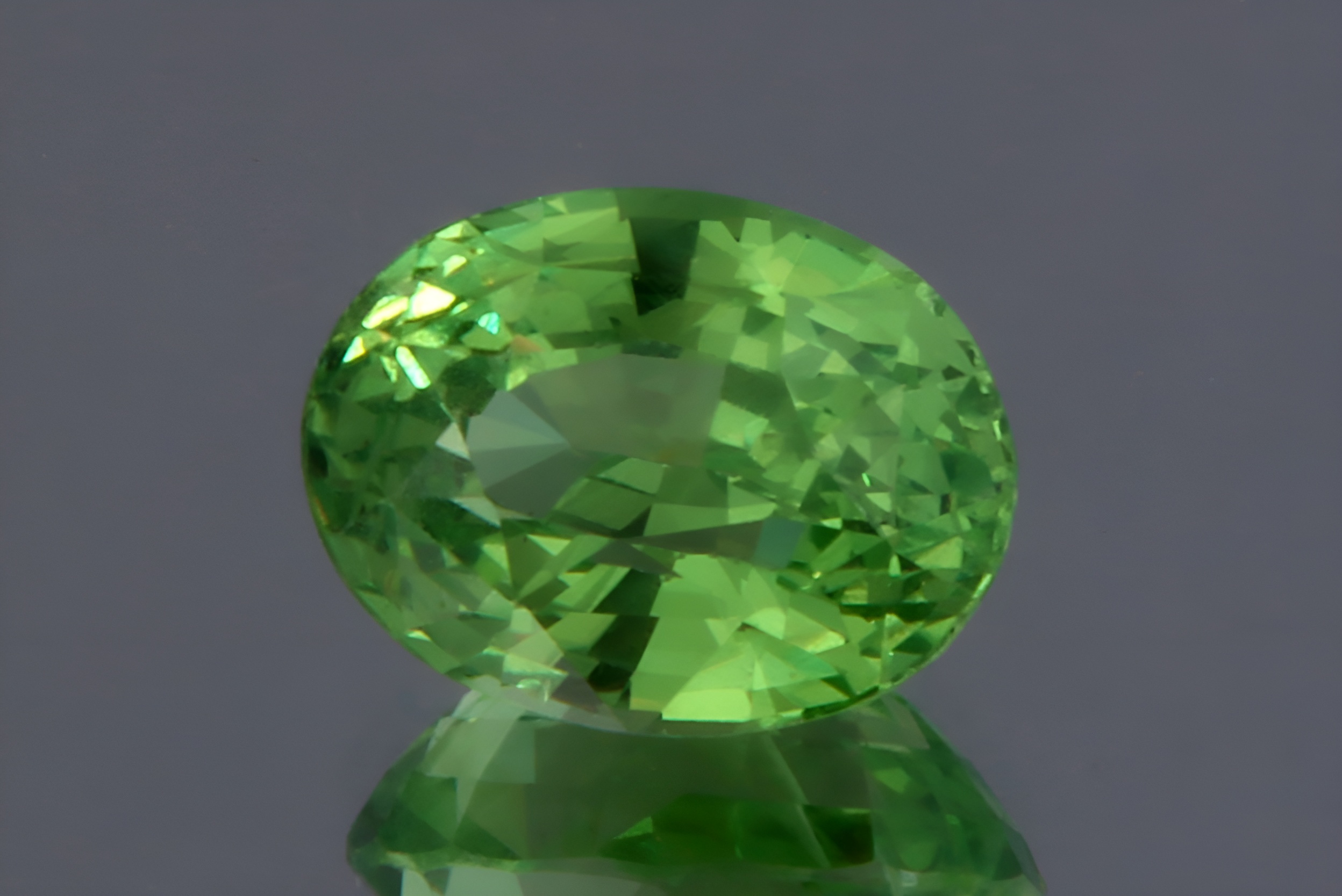 Tsavorite Garnet, 2.17 CT