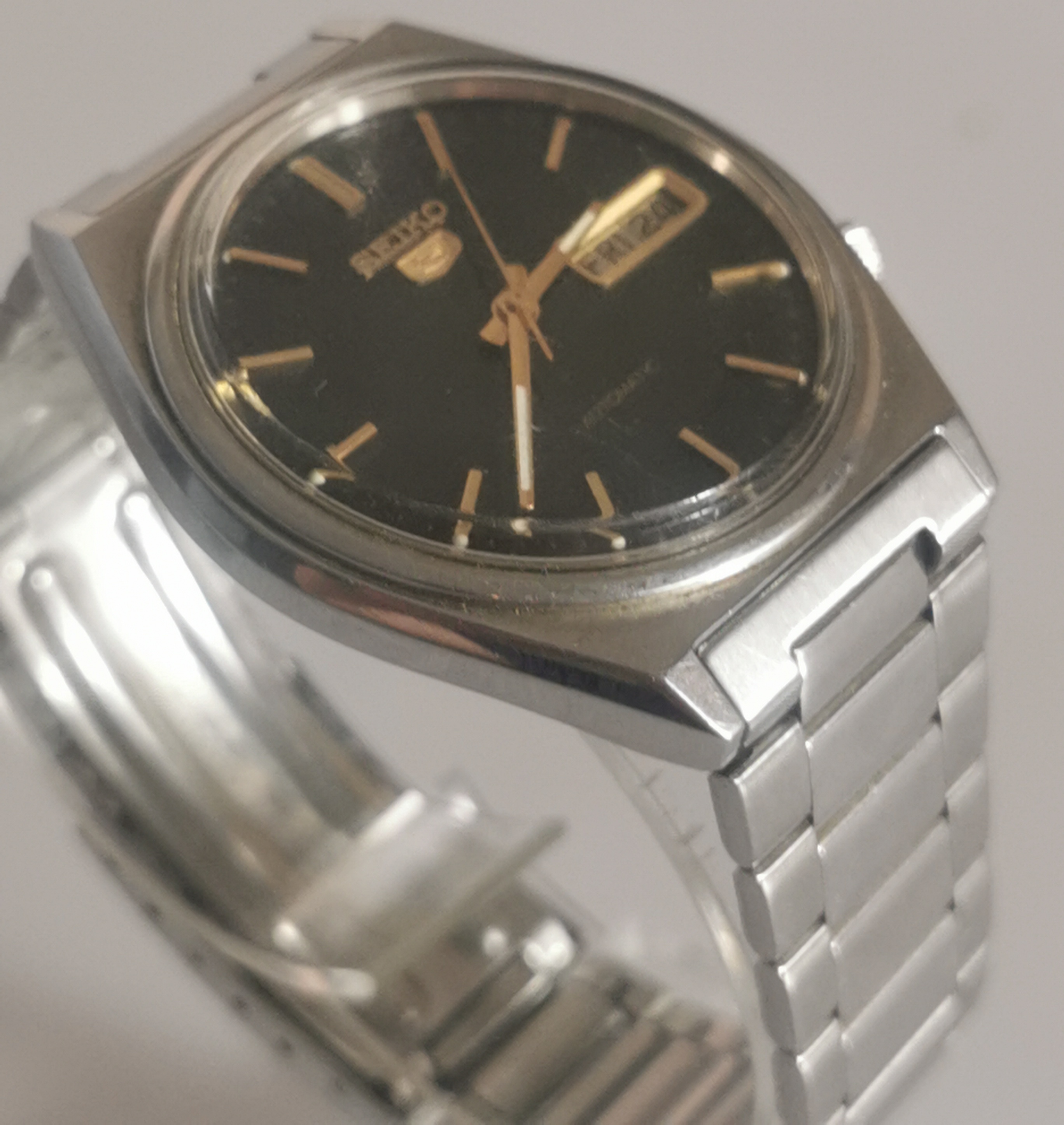 Vintage Seiko 5 Automatic - Black & Gold Dial - Ref. 7009-3140