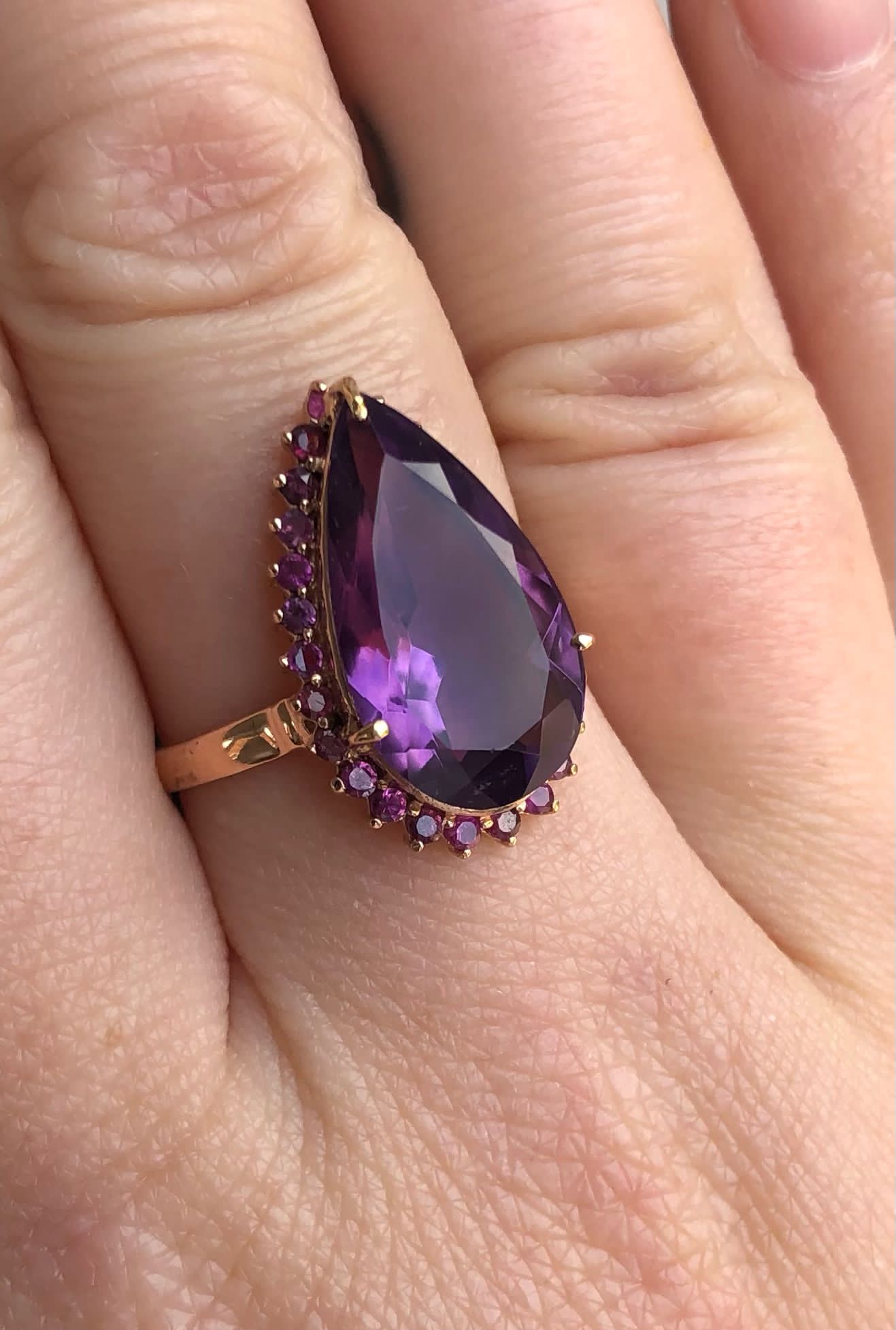 Beautiful Natural Amethyst 4.55Ct With Natural Burma Ruby & 18k White Gold