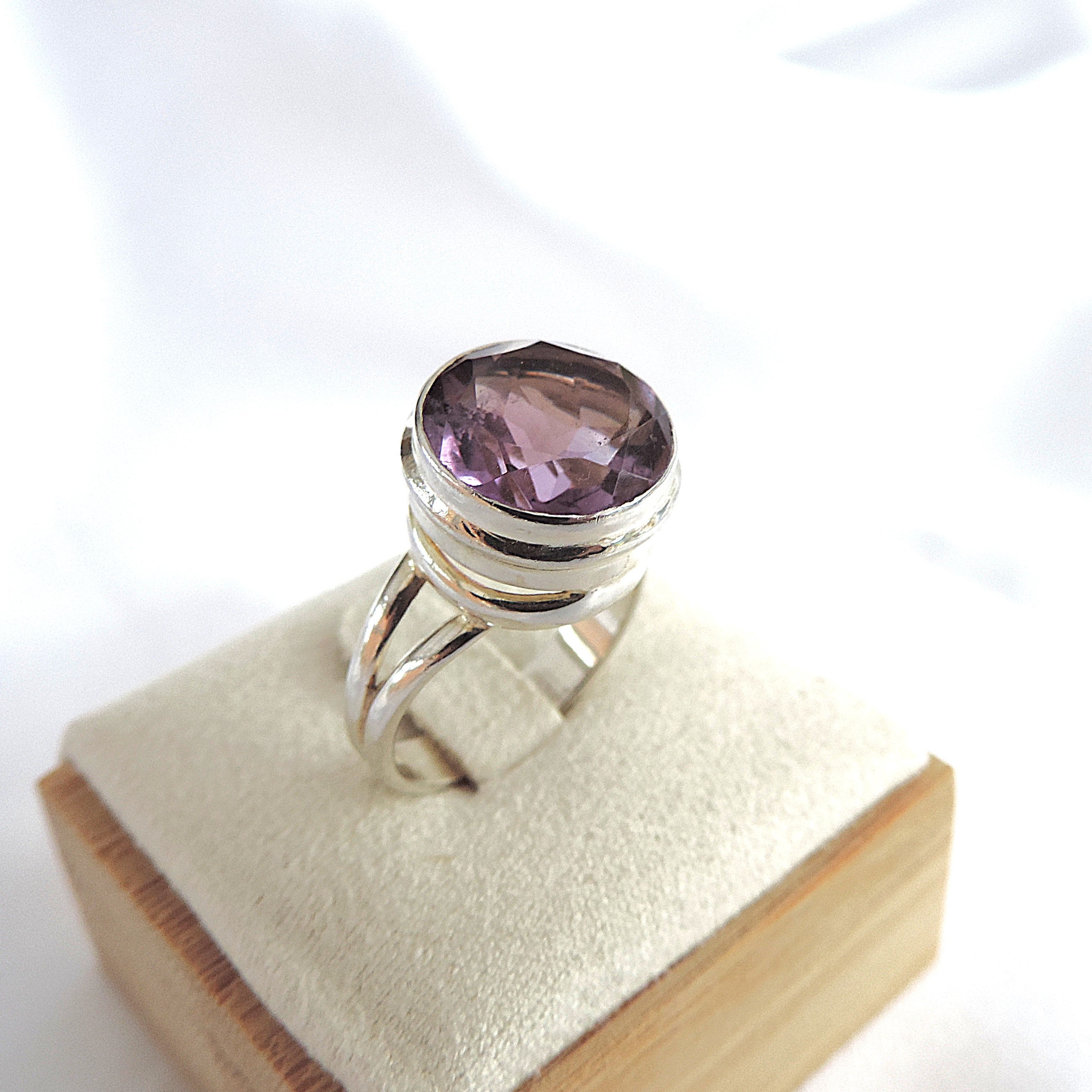 925 Silver 5.5  Carat Amethyst Gemstone Ring