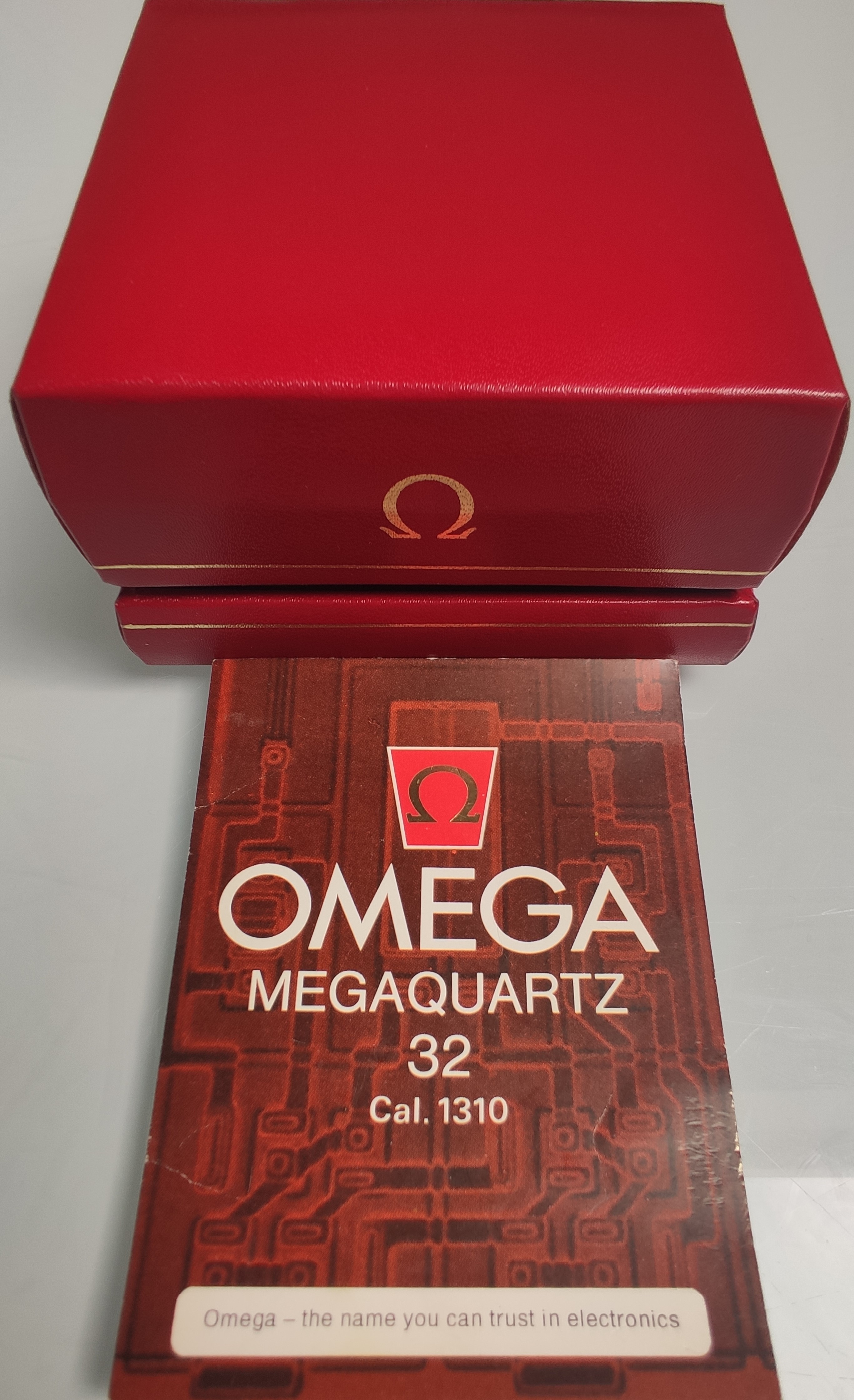 OMEGA MEGAQUARTZ 32 GENTLEMANS WATCH CIRCA 1974.