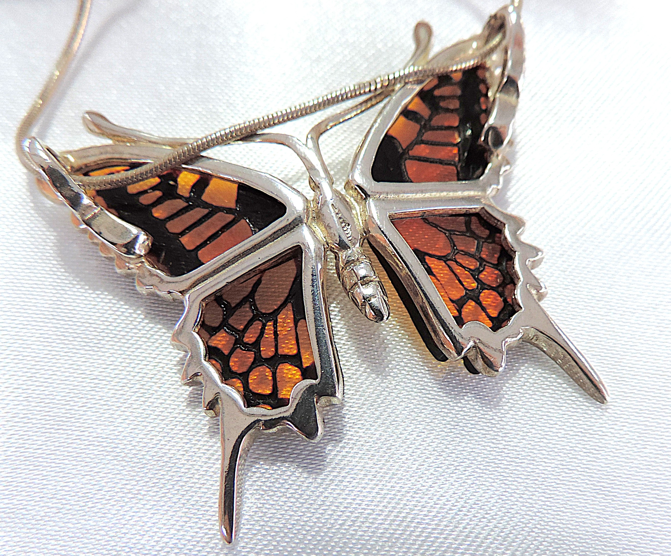 925 Silver Hand Carved Amber Butterfly Pendant Necklace
