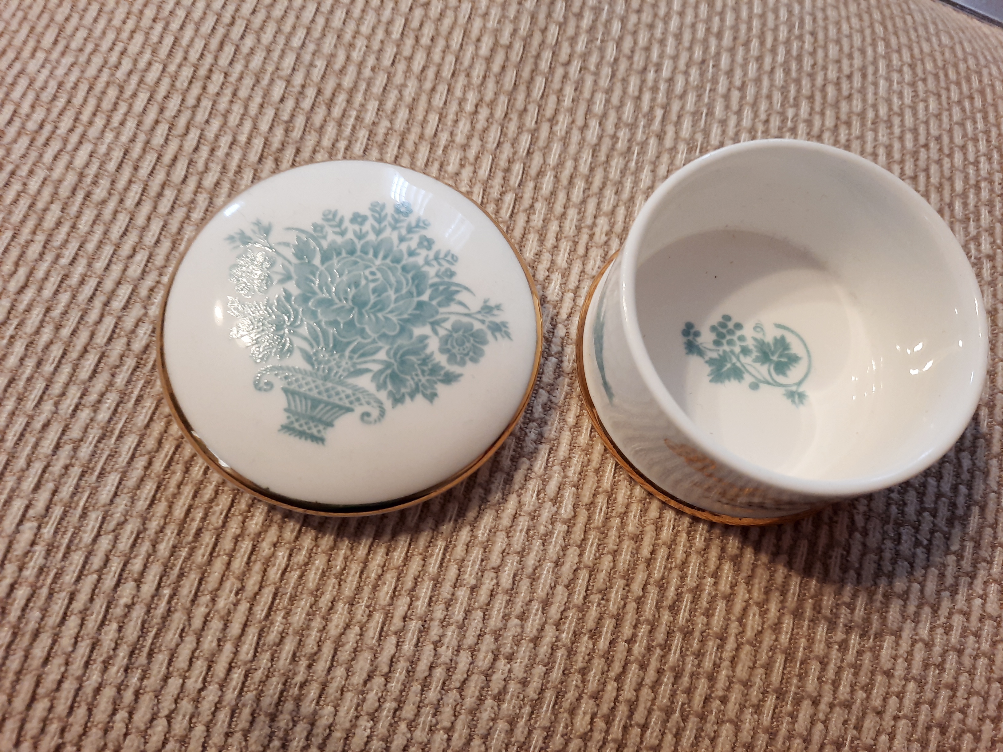 Collectible Buckingham Palace Pill/Trinket Box