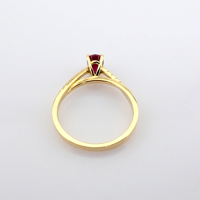 Natural Diamond 18K Yellow Gold Ring