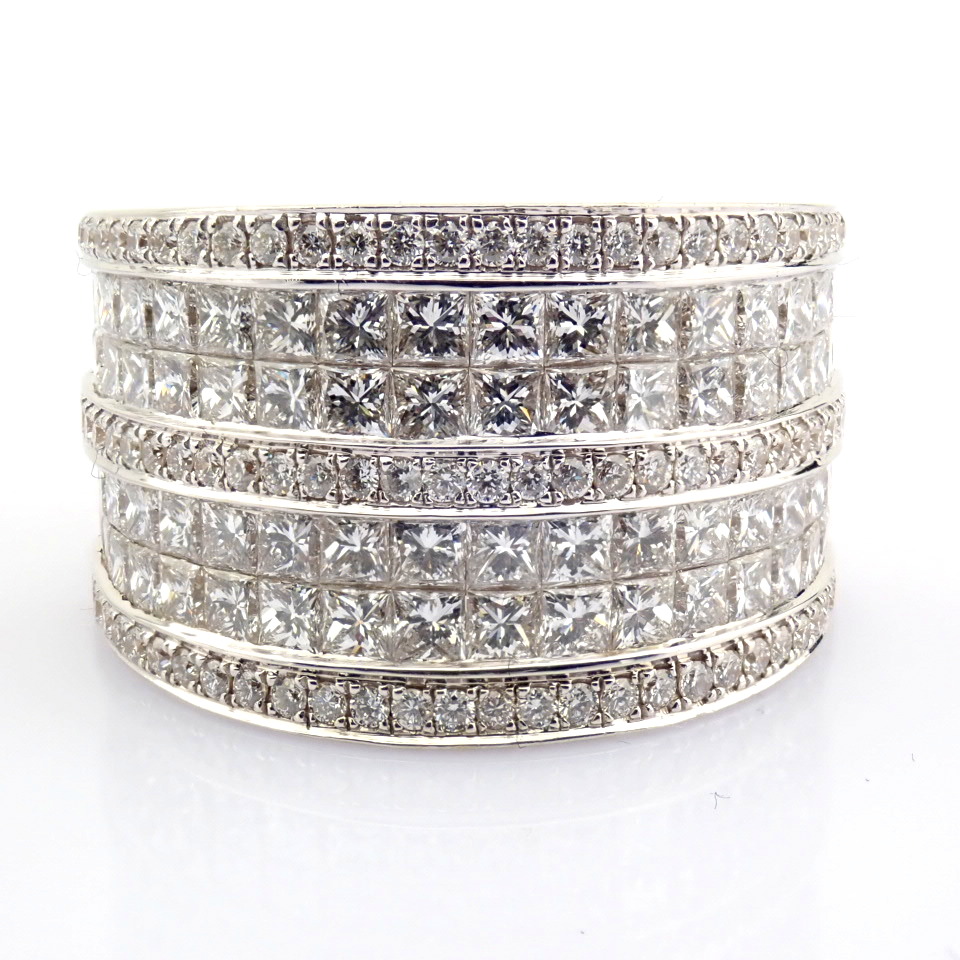 Natural Diamond 18K White Gold Ring