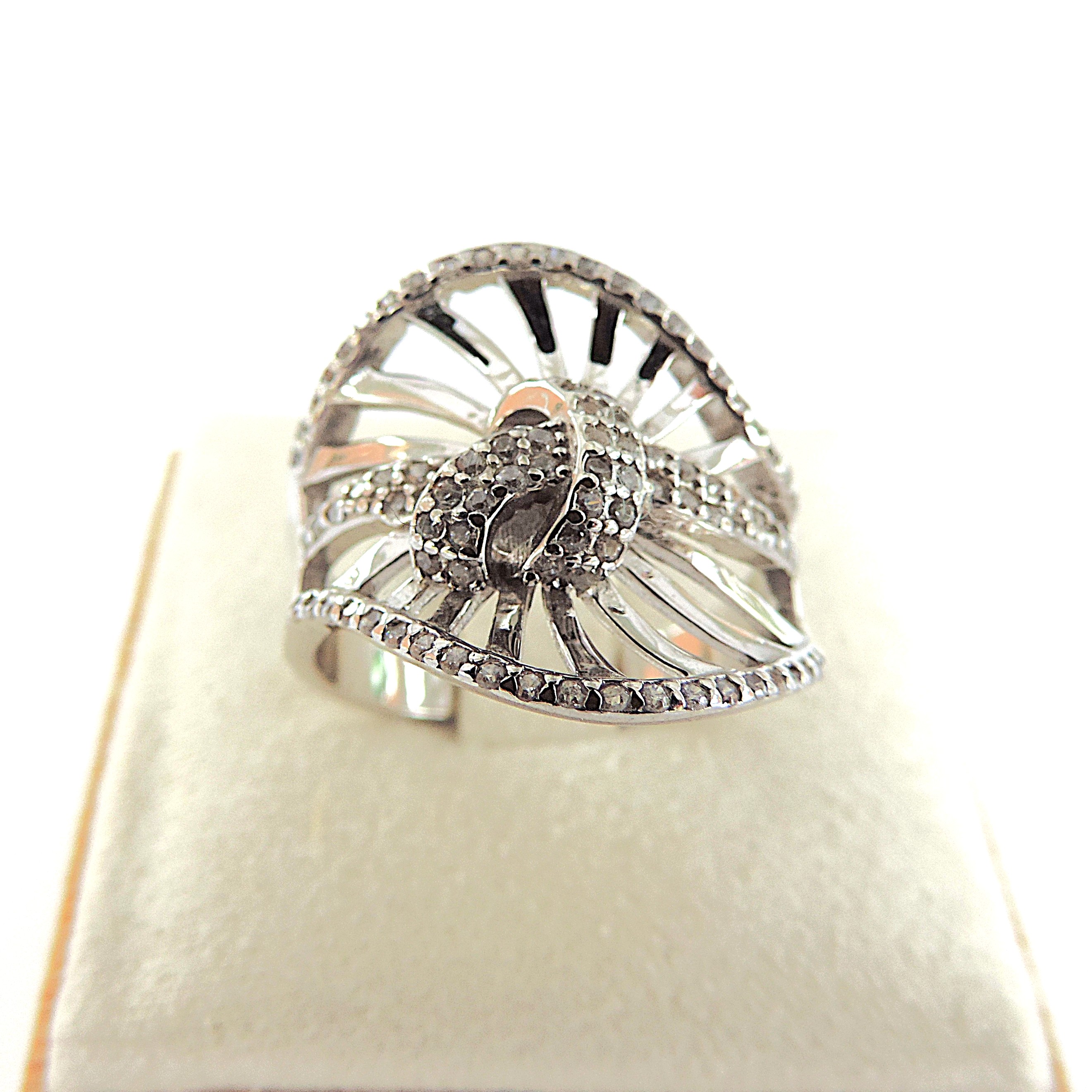 925 Silver Cubic Zirconia Lovers Knot Ring 'New'