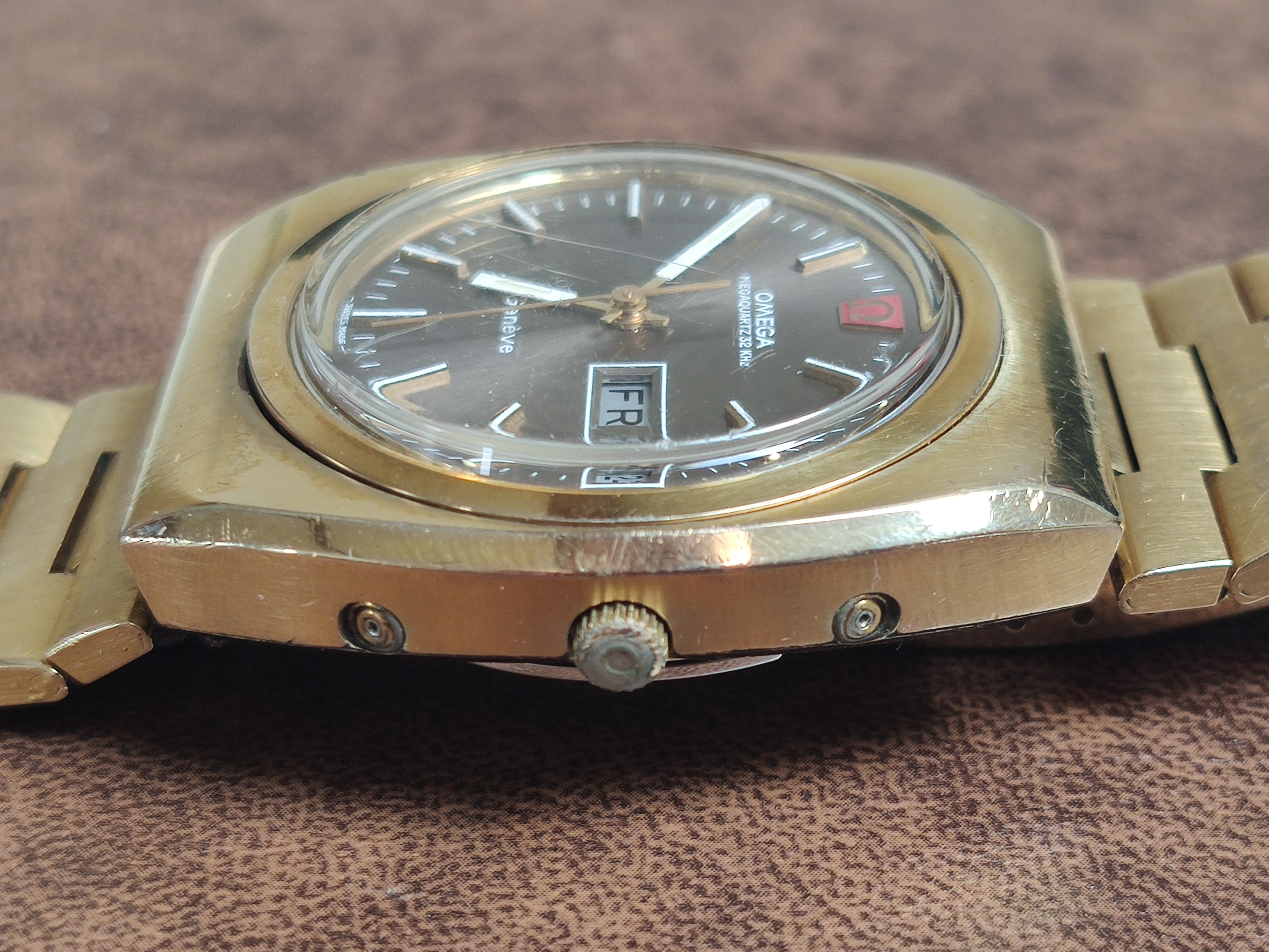 OMEGA MEGAQUARTZ 32 GENTLEMANS WATCH CIRCA 1974.