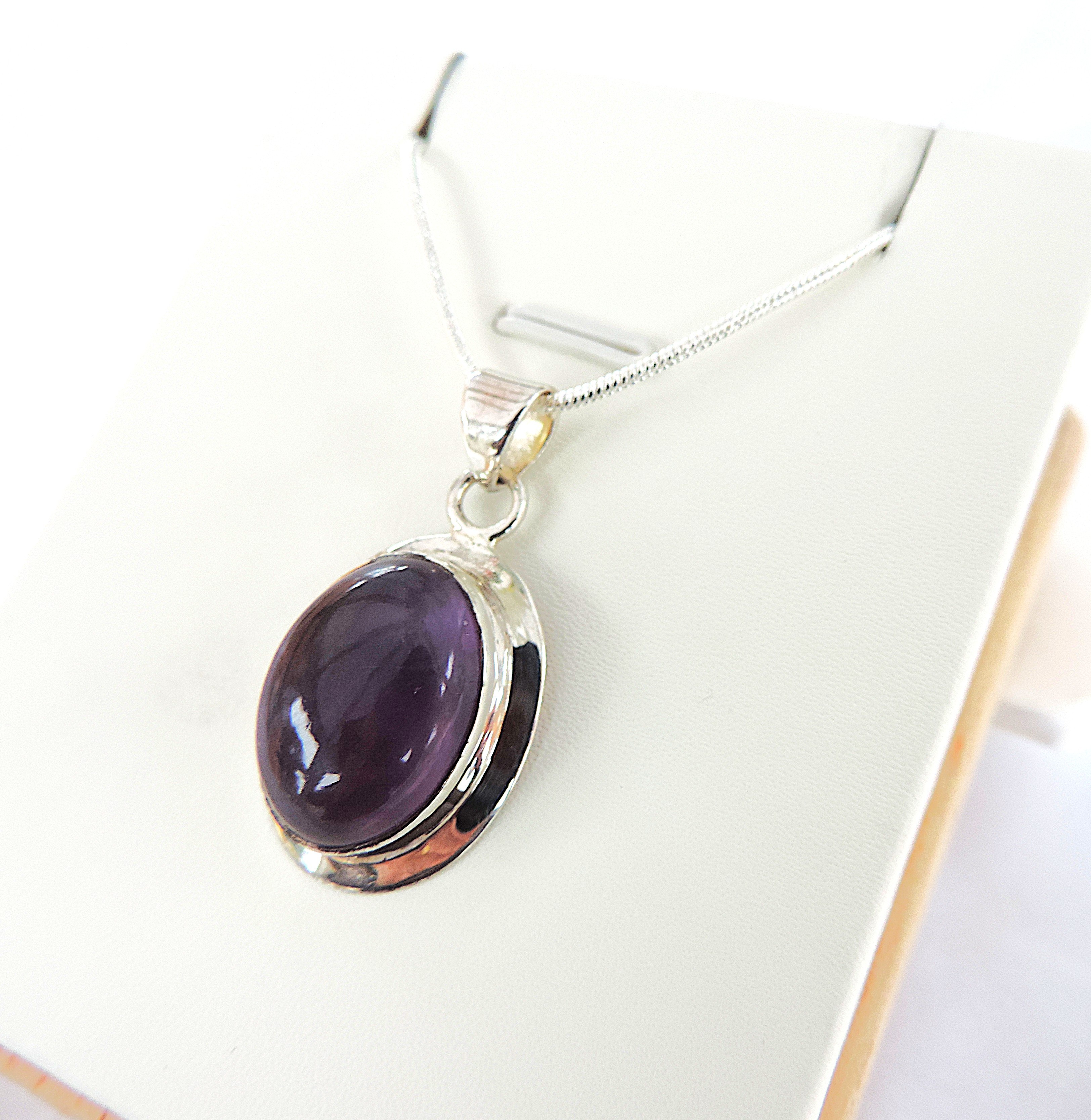 925 Silver 12 Carat Cabochon Amethyst Gemstone Pendant Necklace
