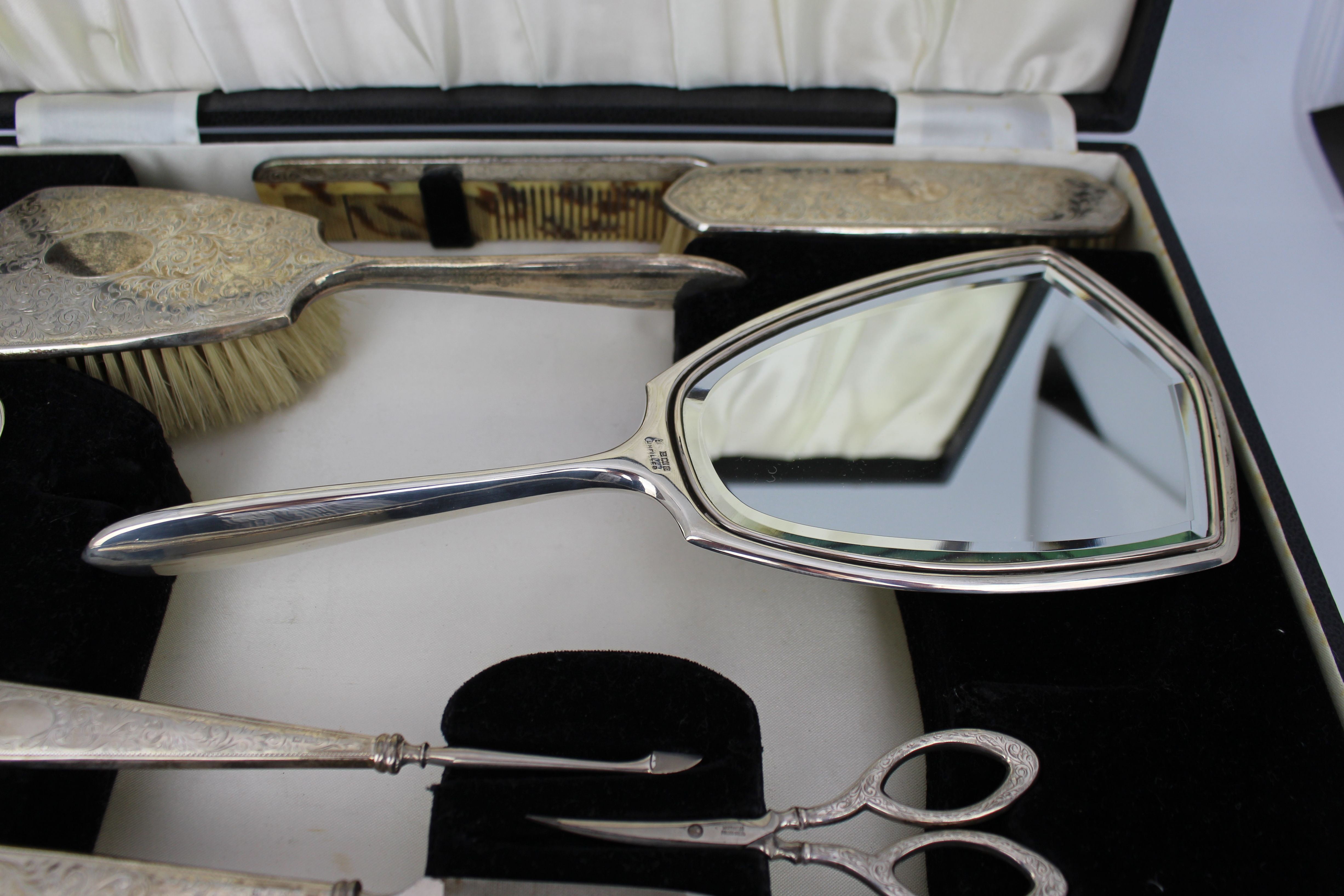 Cased Sterling Silver Vanity Set by Charles S. Green, Birmingham 1947