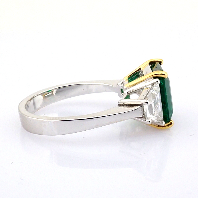 Natural Diamond 18K White Gold Ring