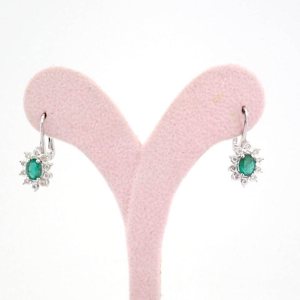 Natural Diamond 18K White Gold Earring