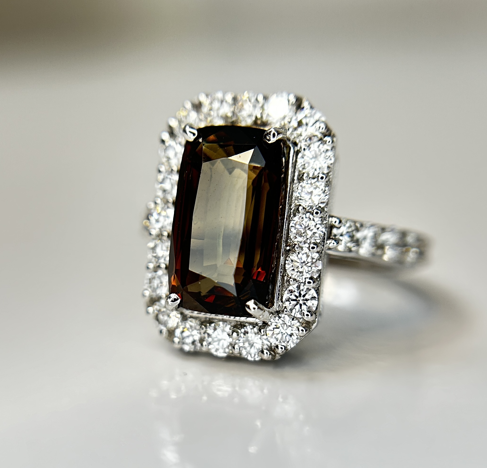 GIA Certified Natural Rare Alexandrite Ring 5.07ct With 1.38ct Diamond & 18k White Gold