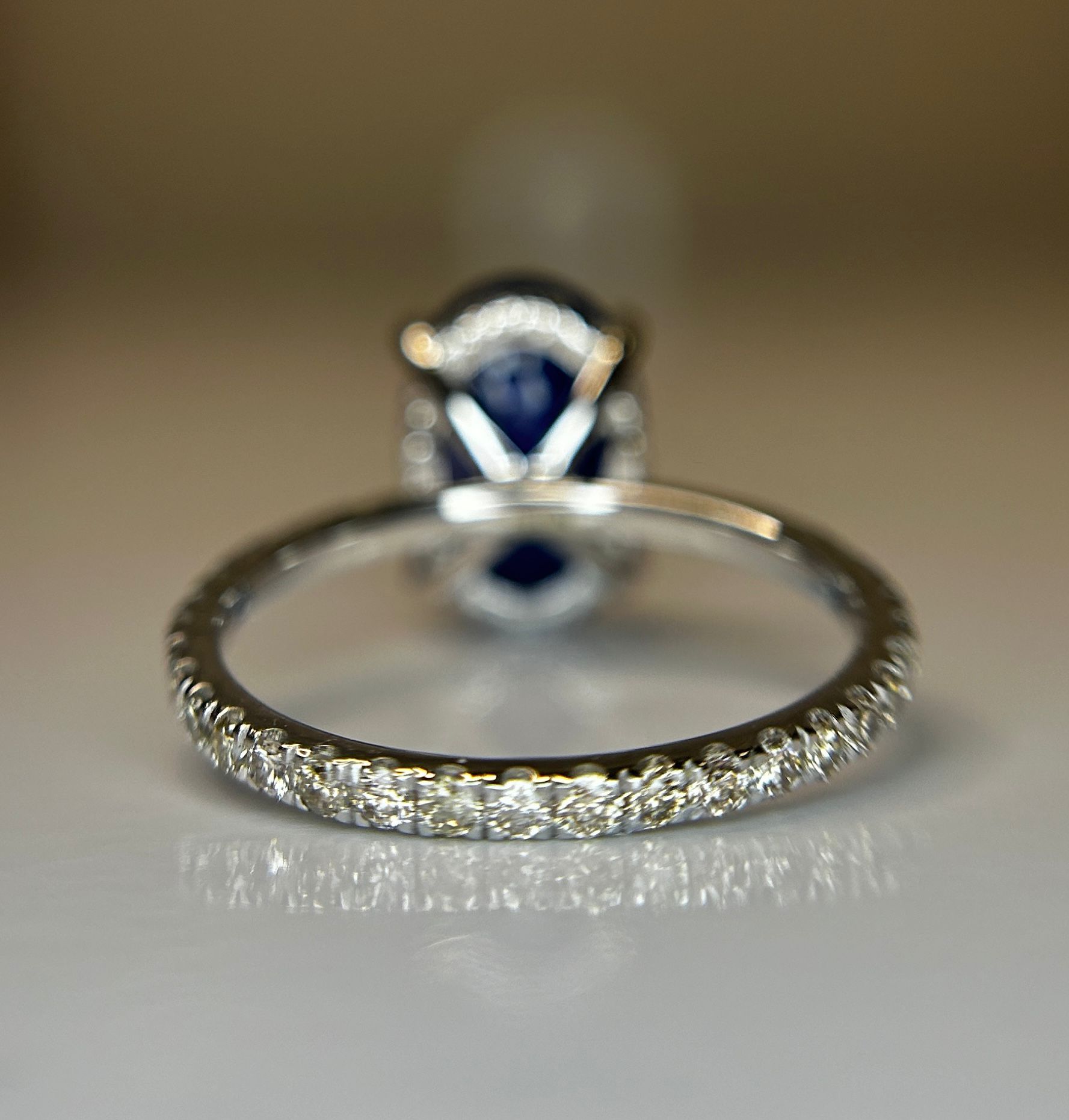 Beautiful 5.38 CT Natural Ceylon Royal Blue Sapphire Diamonds & 18k Gold