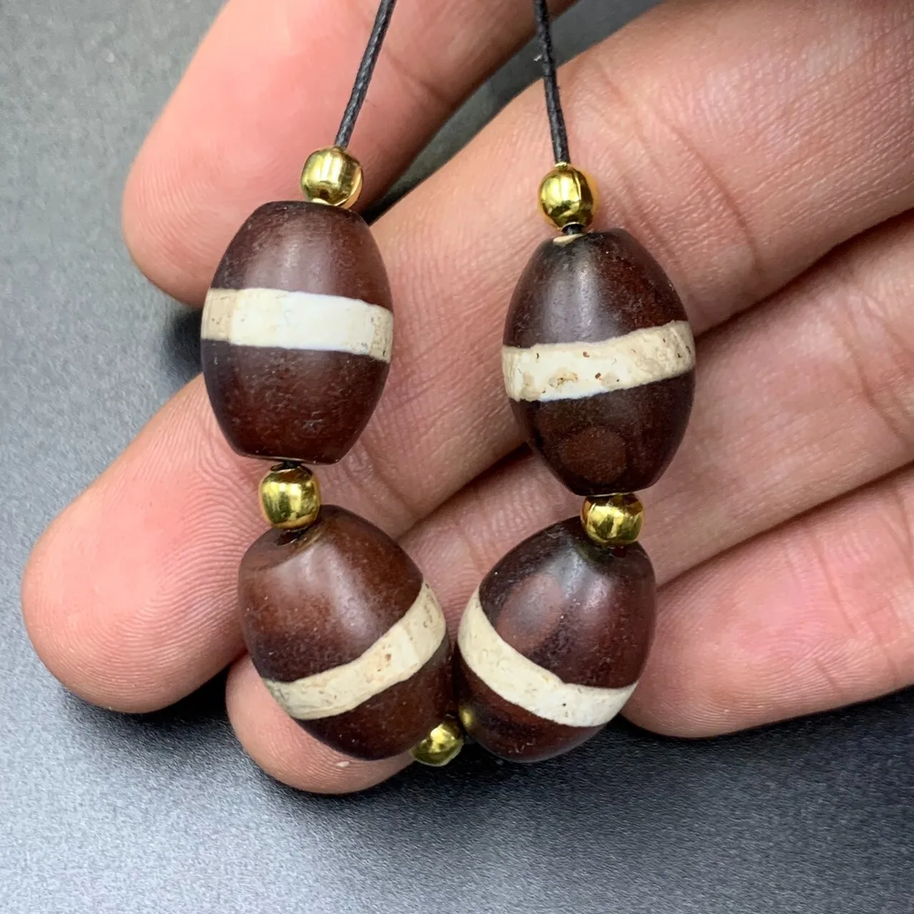 Antique Himalayan Tibetan Ancient Etched Agate 4 Beads, Himalayan Antique Bead, LPBR-1054