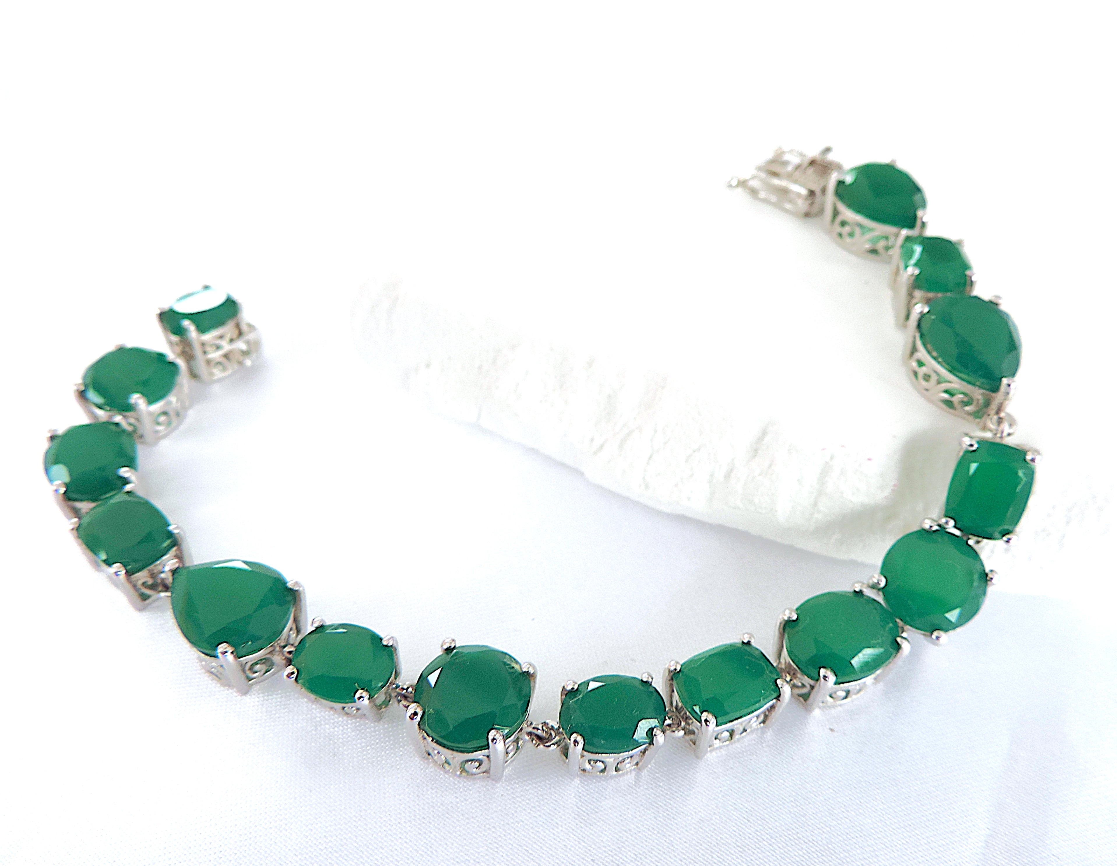 925 Silver 55.95 Carat Emerald Green Chrysoprase Gemstone Bracelet 'New'