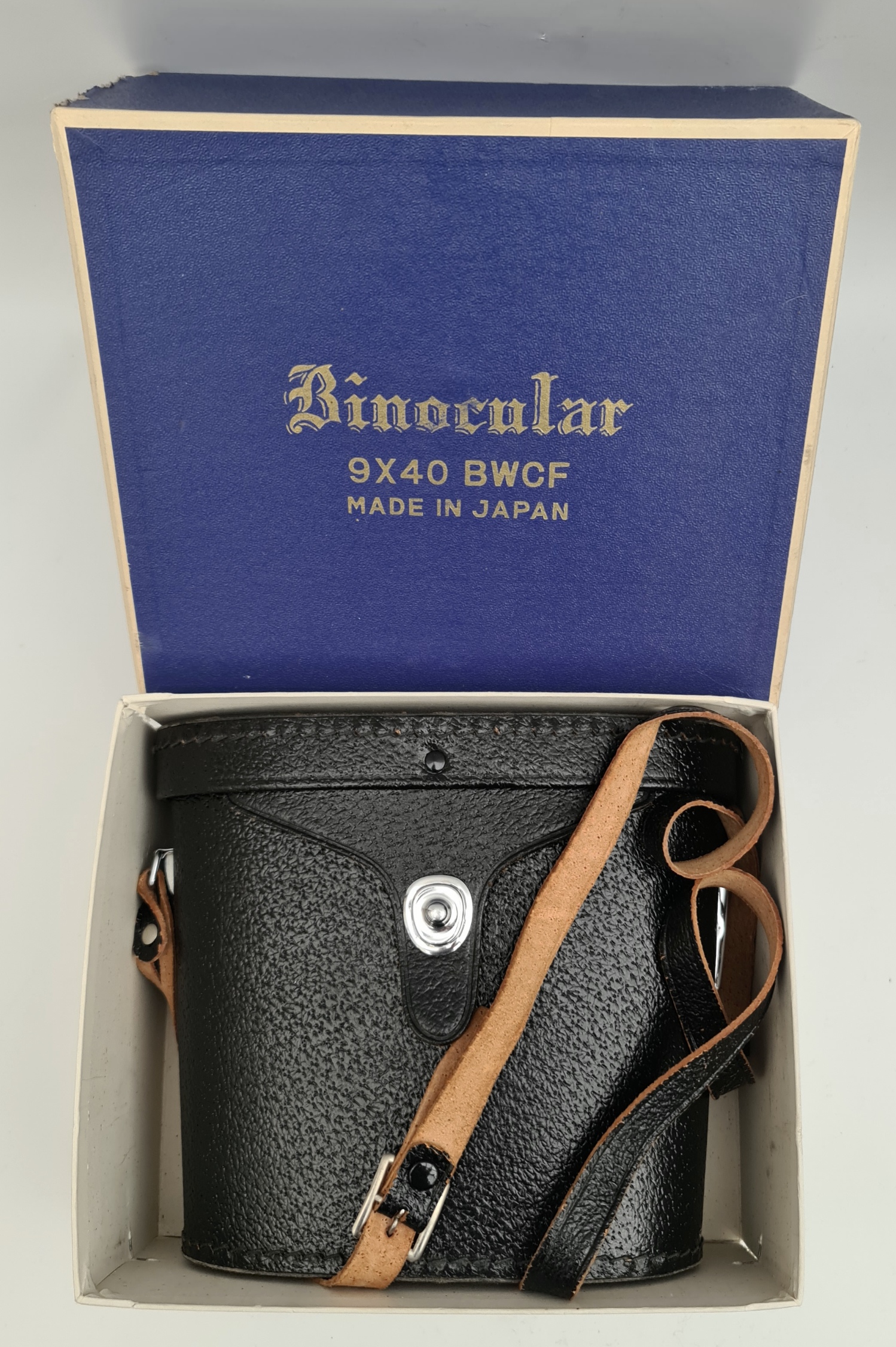 Pair Vintage of Japanese Binoculars Original Box Pair Vintage of Japanese Binoculars Original Box. 9