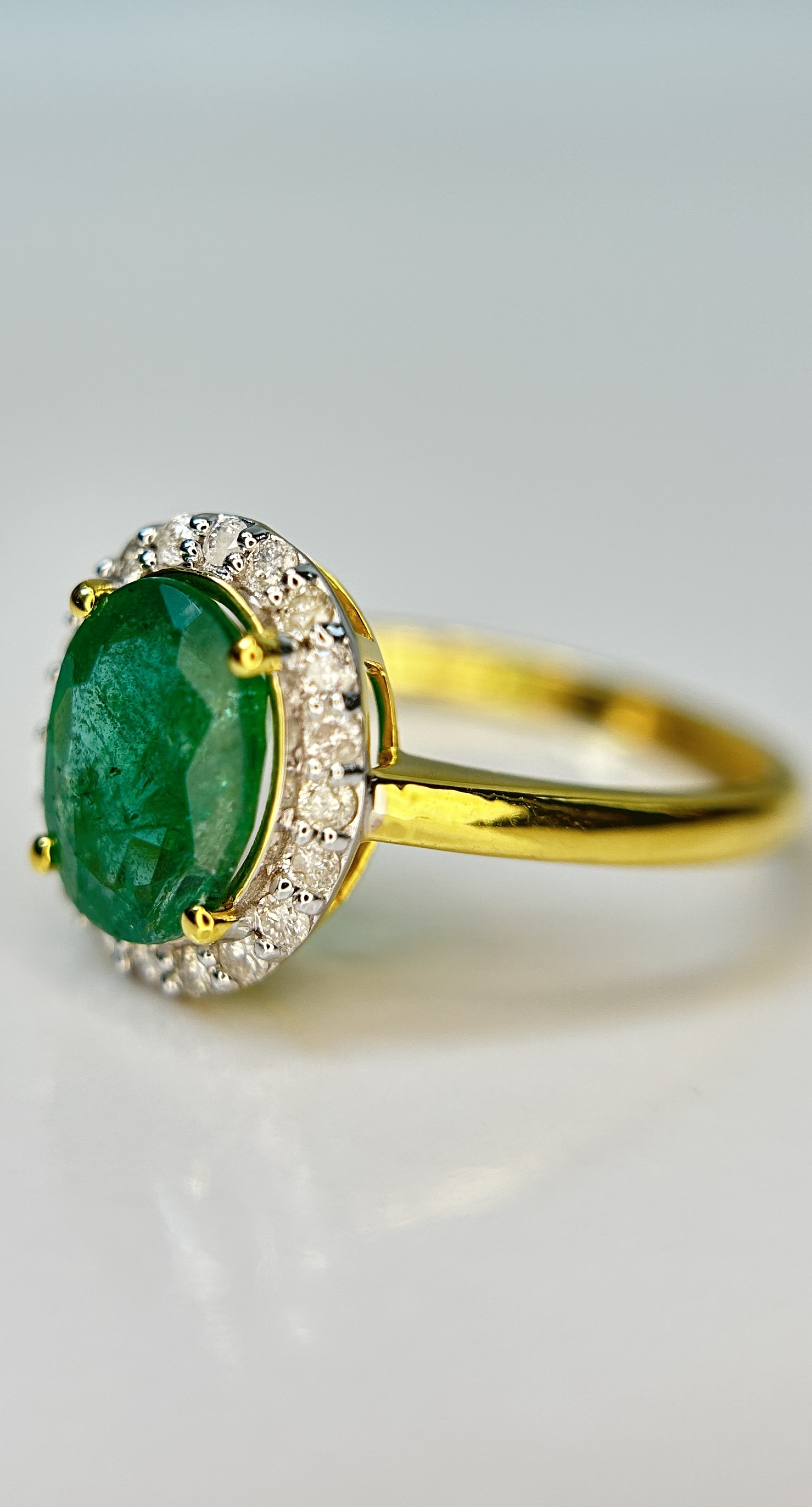 Beautiful Natural Emerald 1.52 CT With Natural Diamonds & 18k Gold
