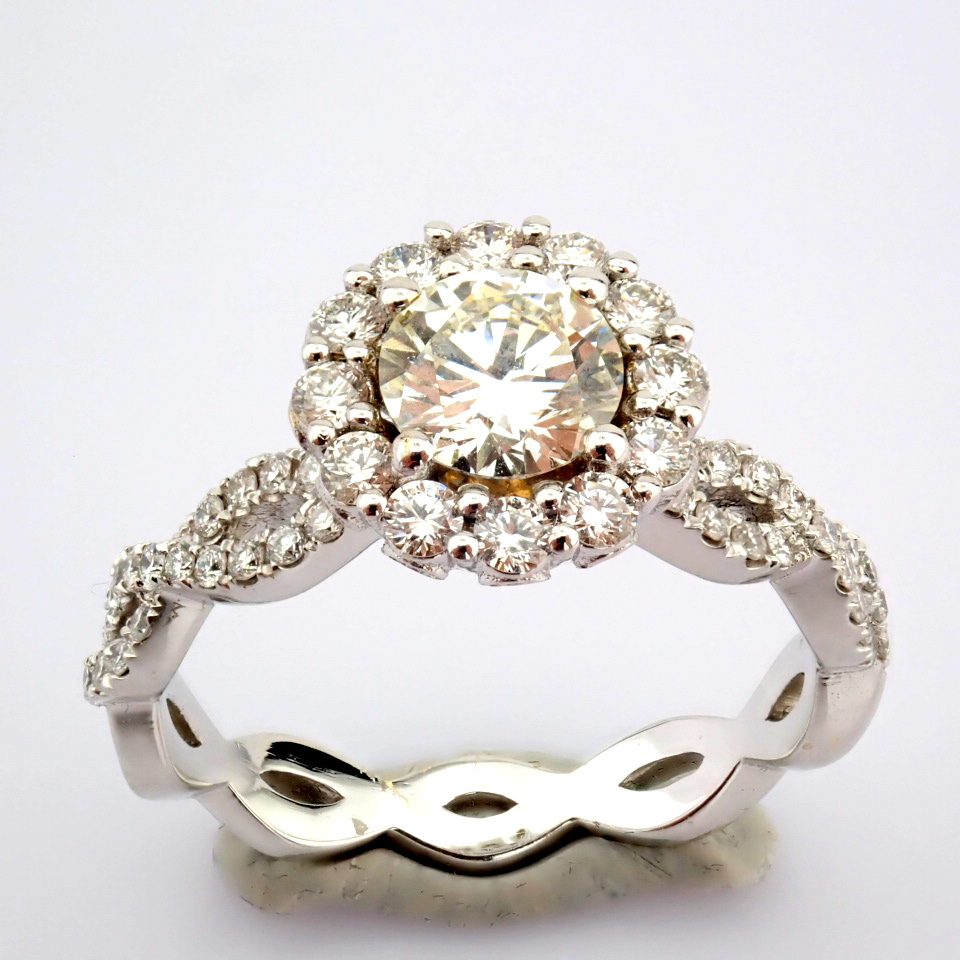 Natural Diamond 18K White Gold Ring