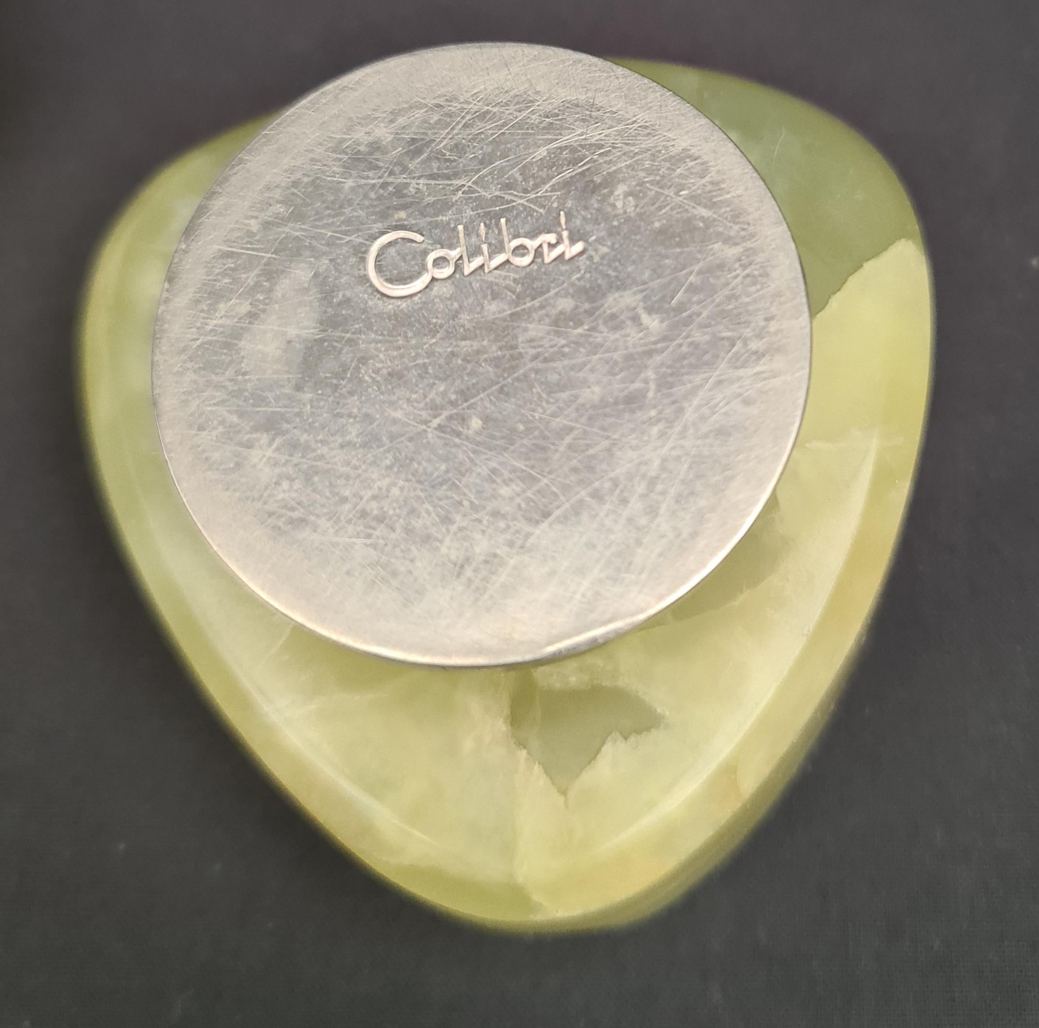 Retro Onyx Calibri Astray & Carved Onyx Turtle. The turtle measures 9cm long.