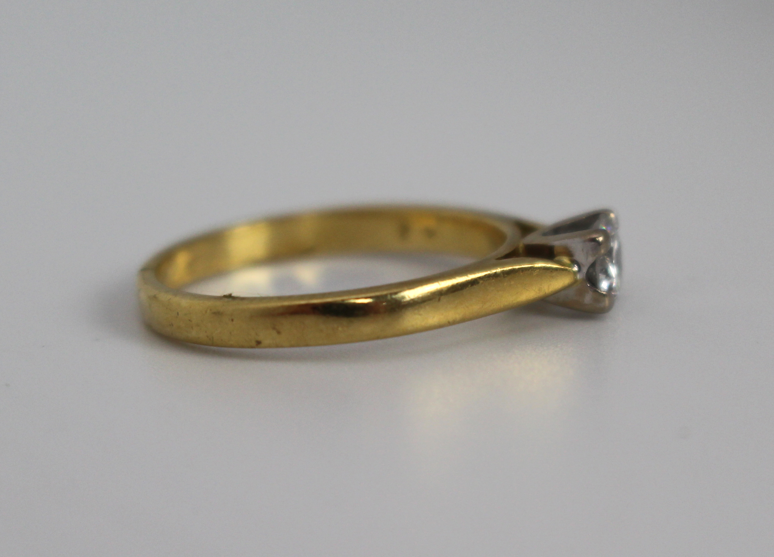 Diamond Solitaire Ring - 18ct Yellow Gold, 0.42ct Diamond