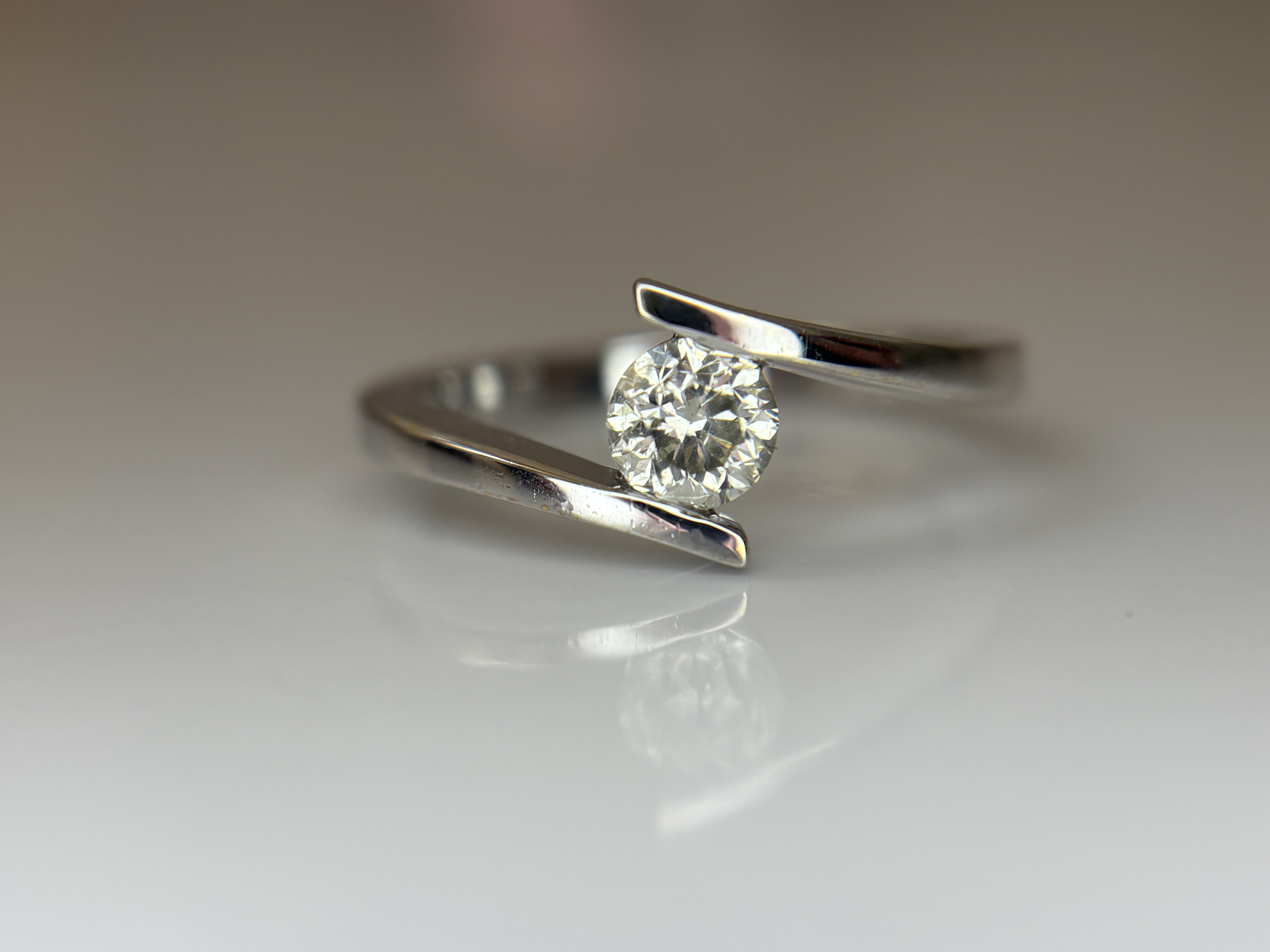 Beautiful Natural 0.45 CT S1 Diamond Ring With 18k Gold