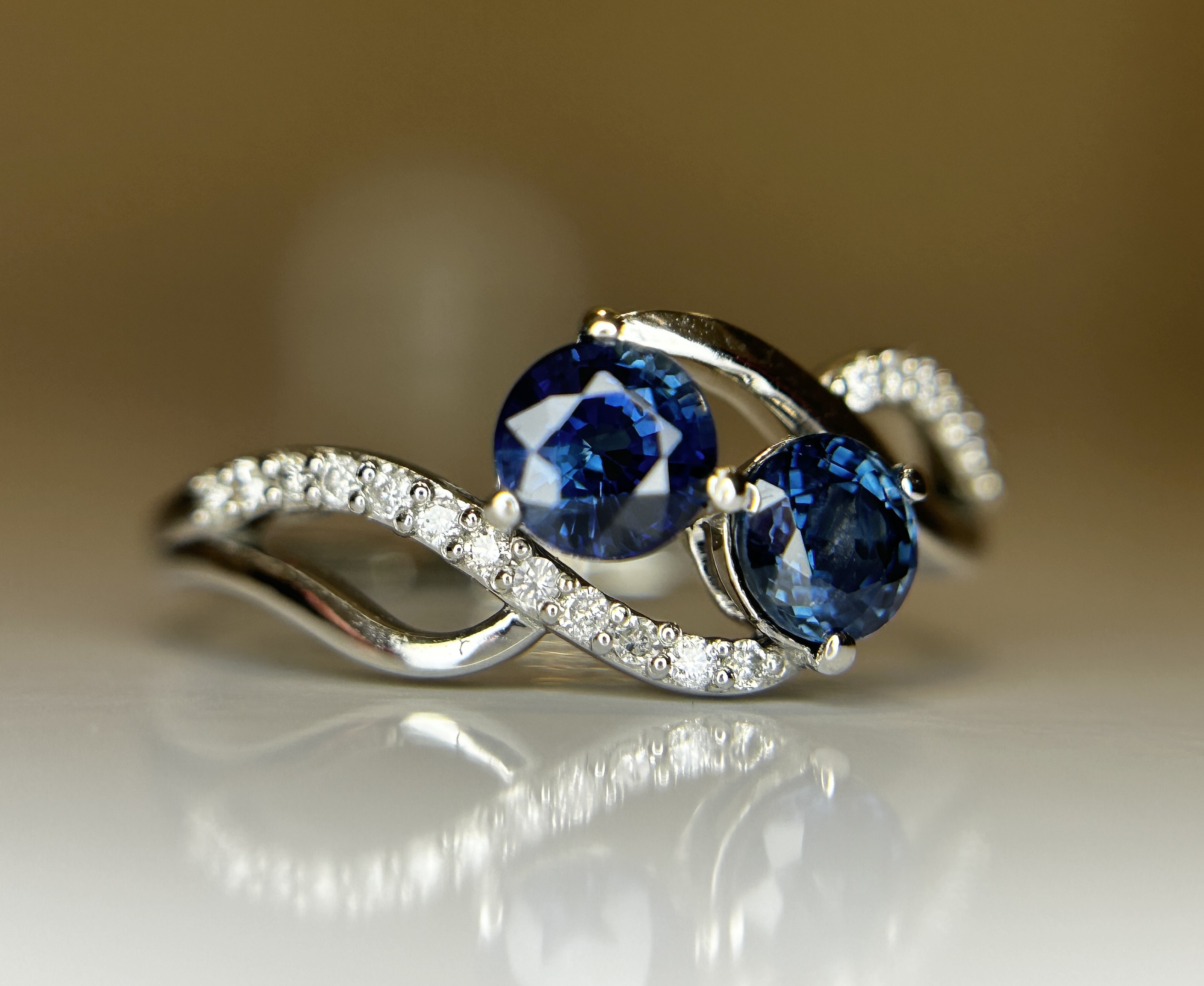 Beautiful 1.05 CT Unheated Ceylon Blue Sapphire Diamonds & 950 Platinum
