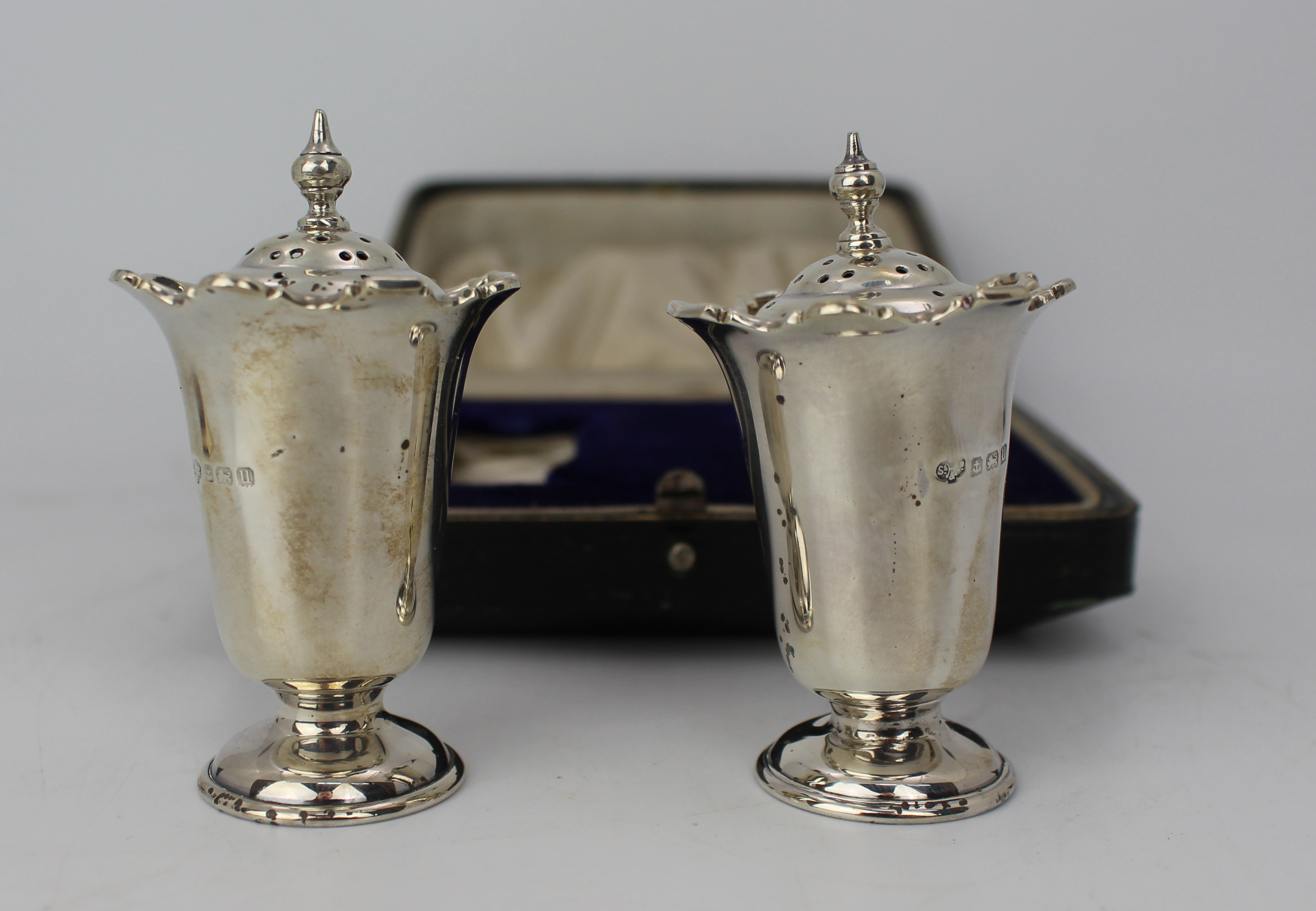 Pair of Cased Antique Sterling Silver Pepperettes – Birmingham 1919