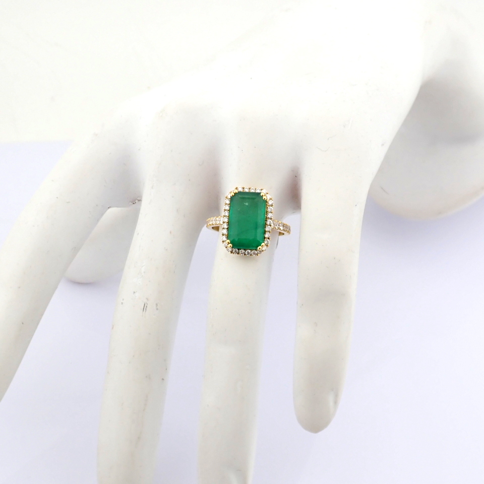 Natural Diamond 18K Yellow Gold Ring