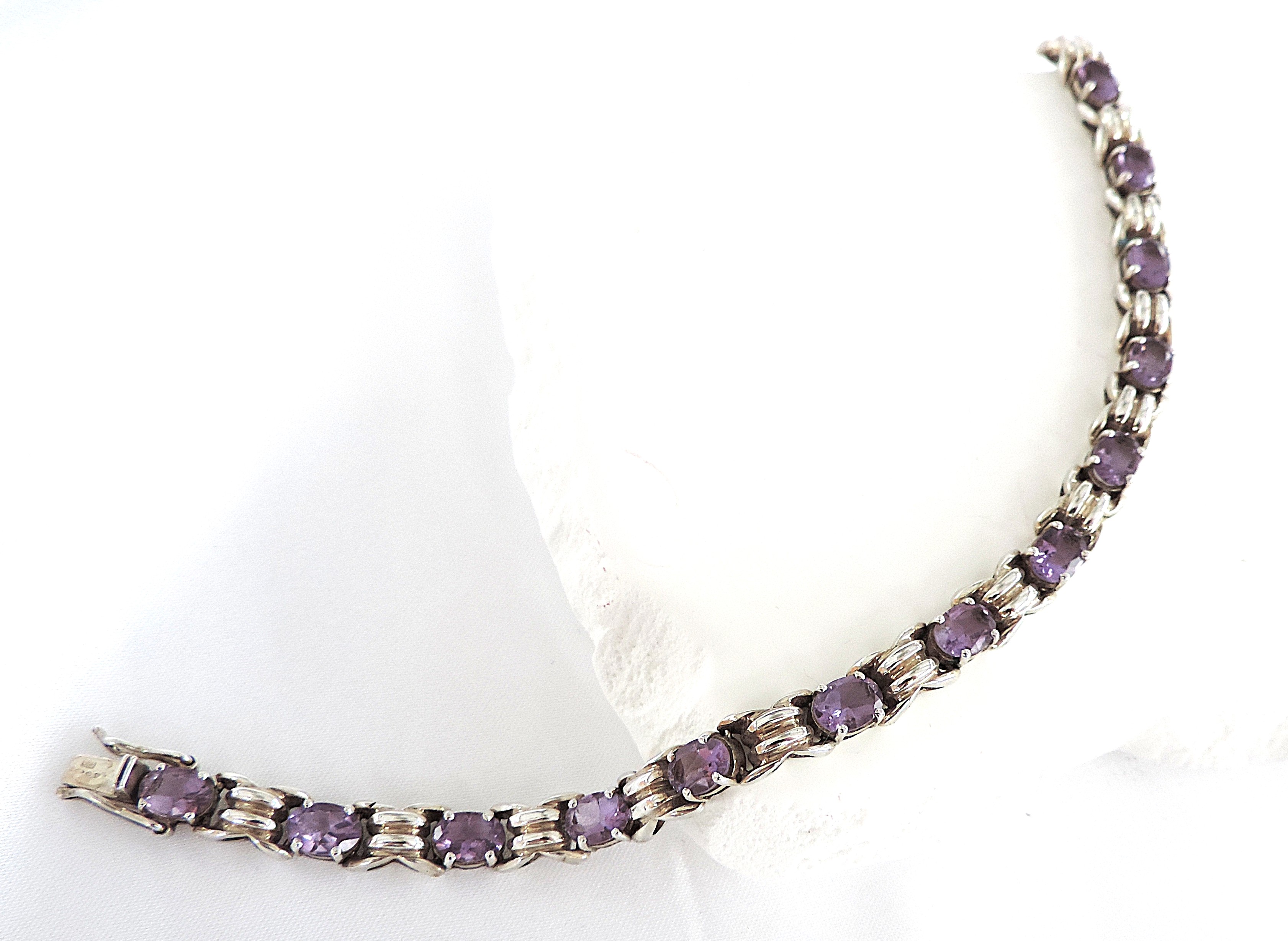 Vintage 925 Sterling Silver 11 Carat Amethyst Gemstone Bracelet
