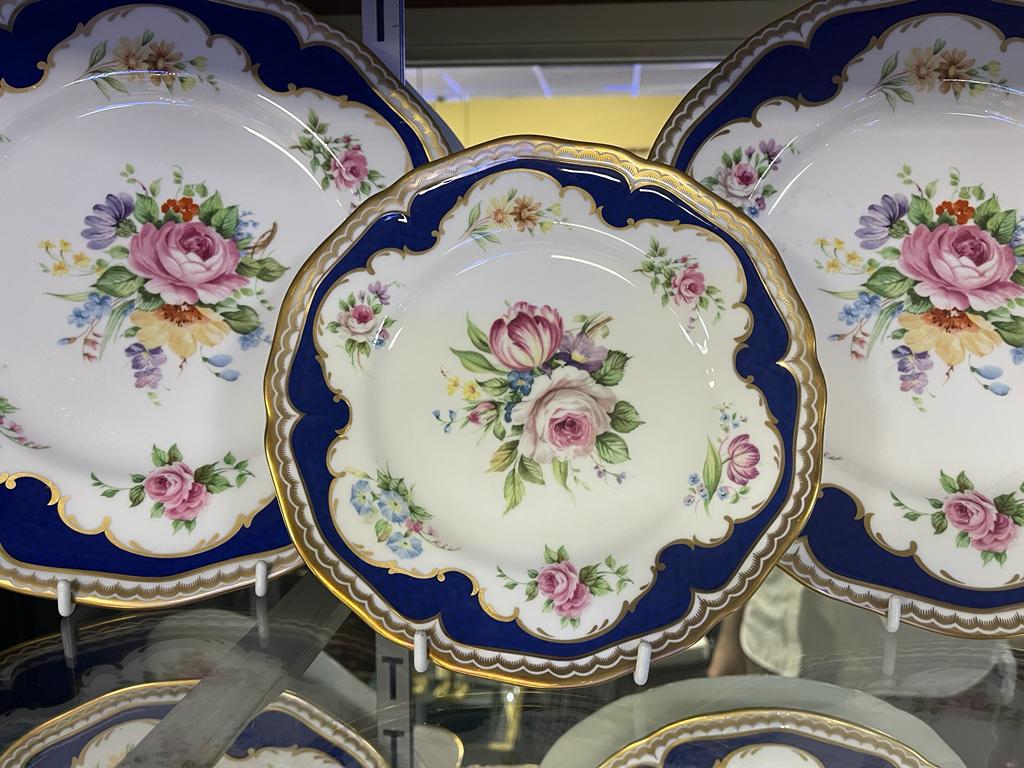 Royal Worcester Charlotte Dinner Service 70 Pieces