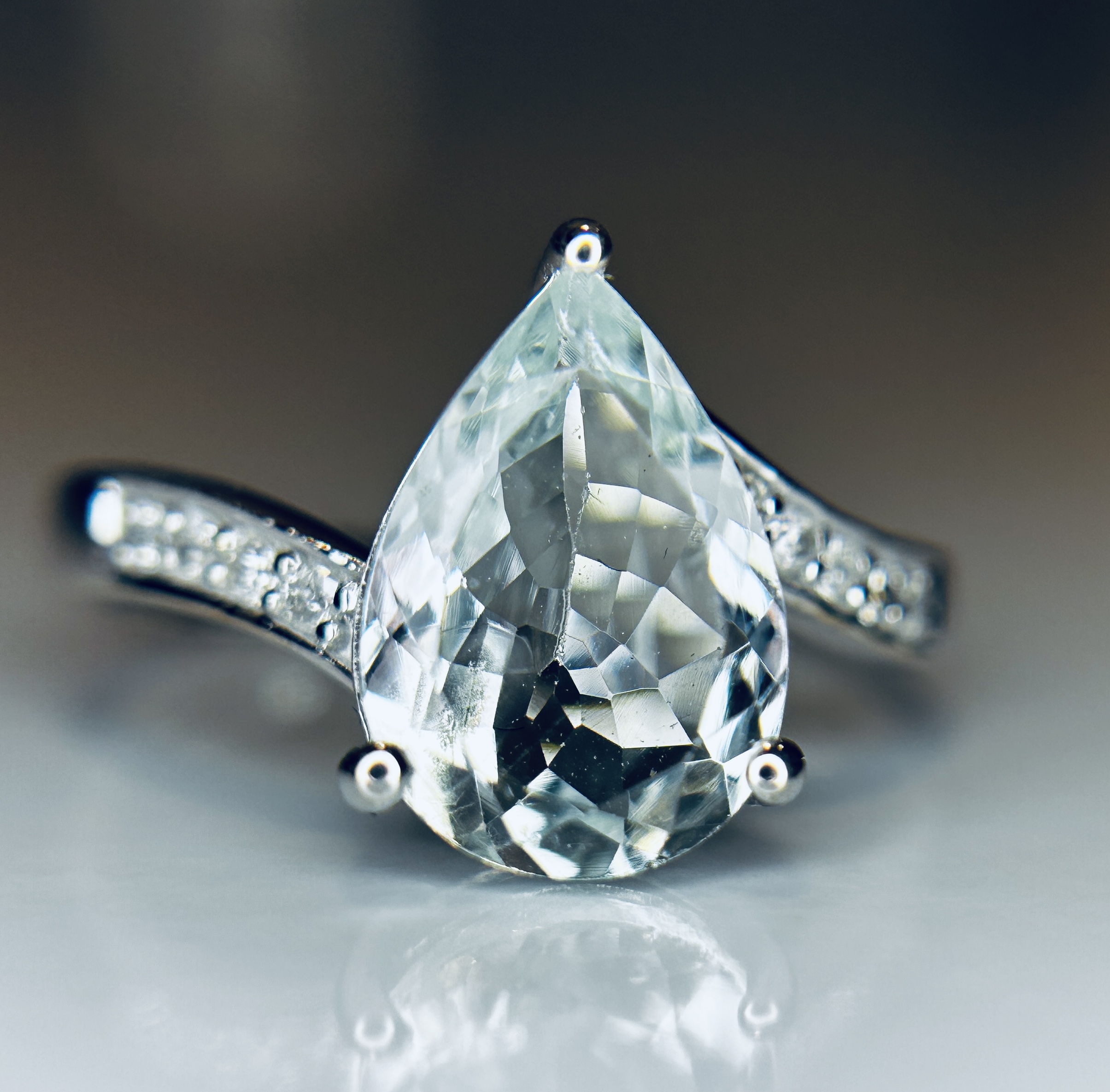Beautiful 2.60 CT Natural Aquamarine Ring With Natural Diamonds & 18k White Gold