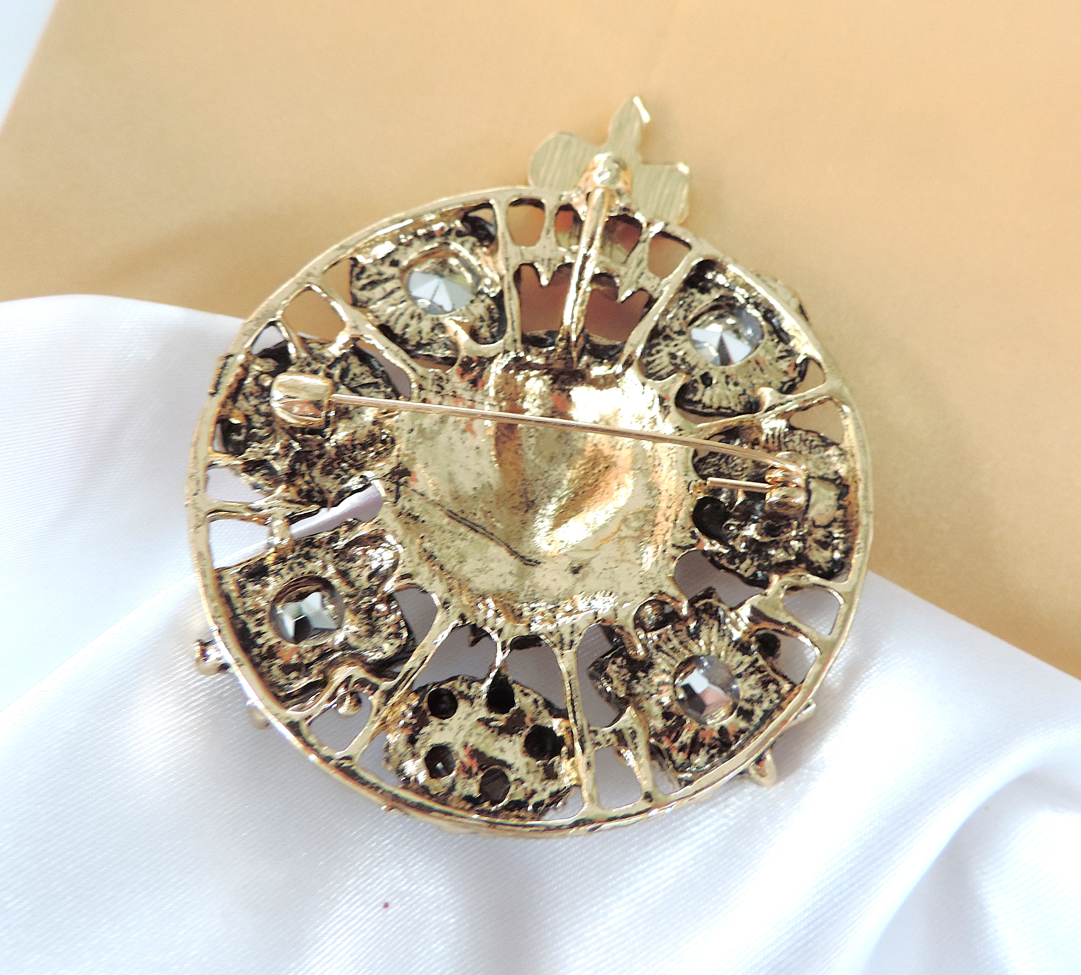 Large Baroque Style Costume Jewellery Brooch