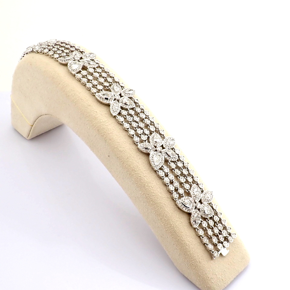 Natural Diamond 18K White Gold Bracelet