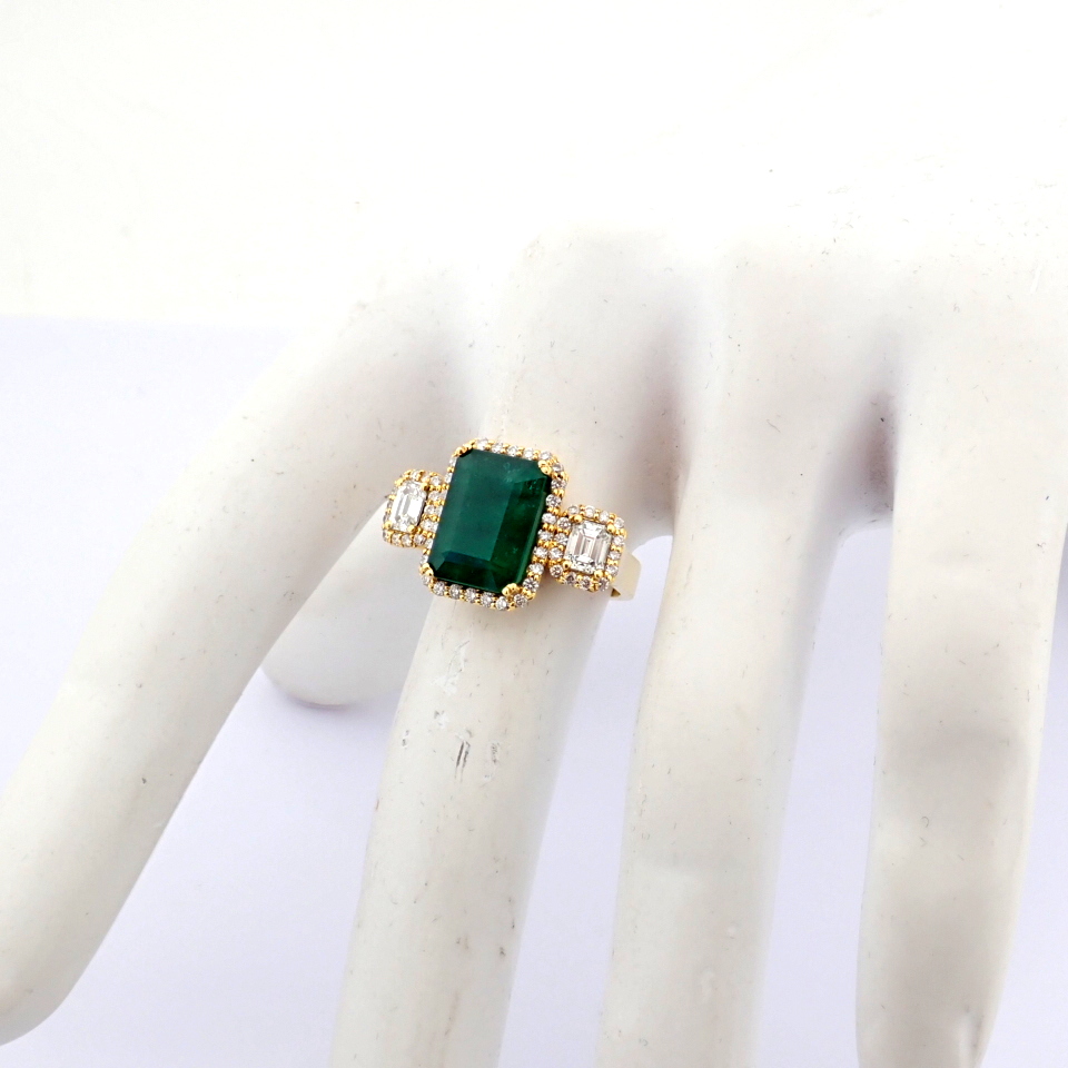 Natural Diamond 18K Yellow Gold Ring
