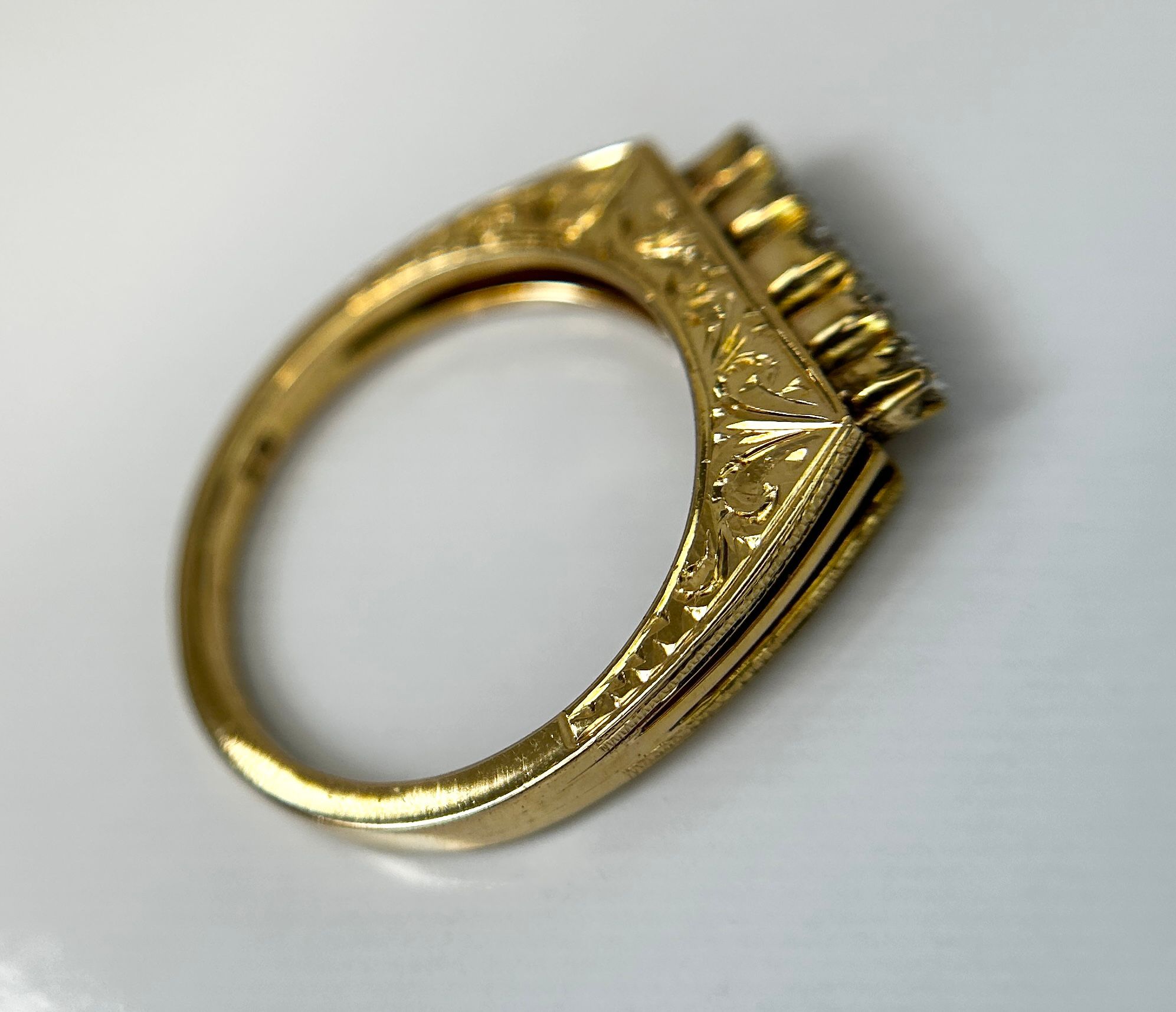 Beautiful Natural 0.18 CT VS Diamond Ring With 18k Gold