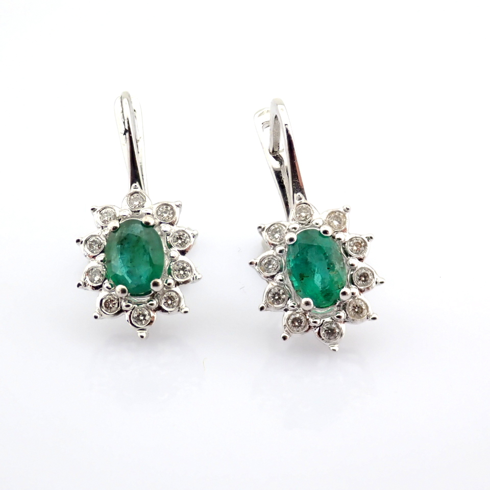 Natural Diamond 18K White Gold Earring