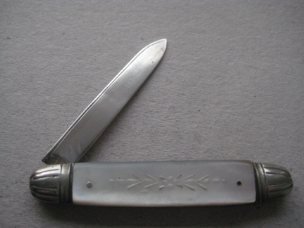 George V Mother of Pearl Hafted Silver Bladed Folding Fruit Knife, Birmingham 1919