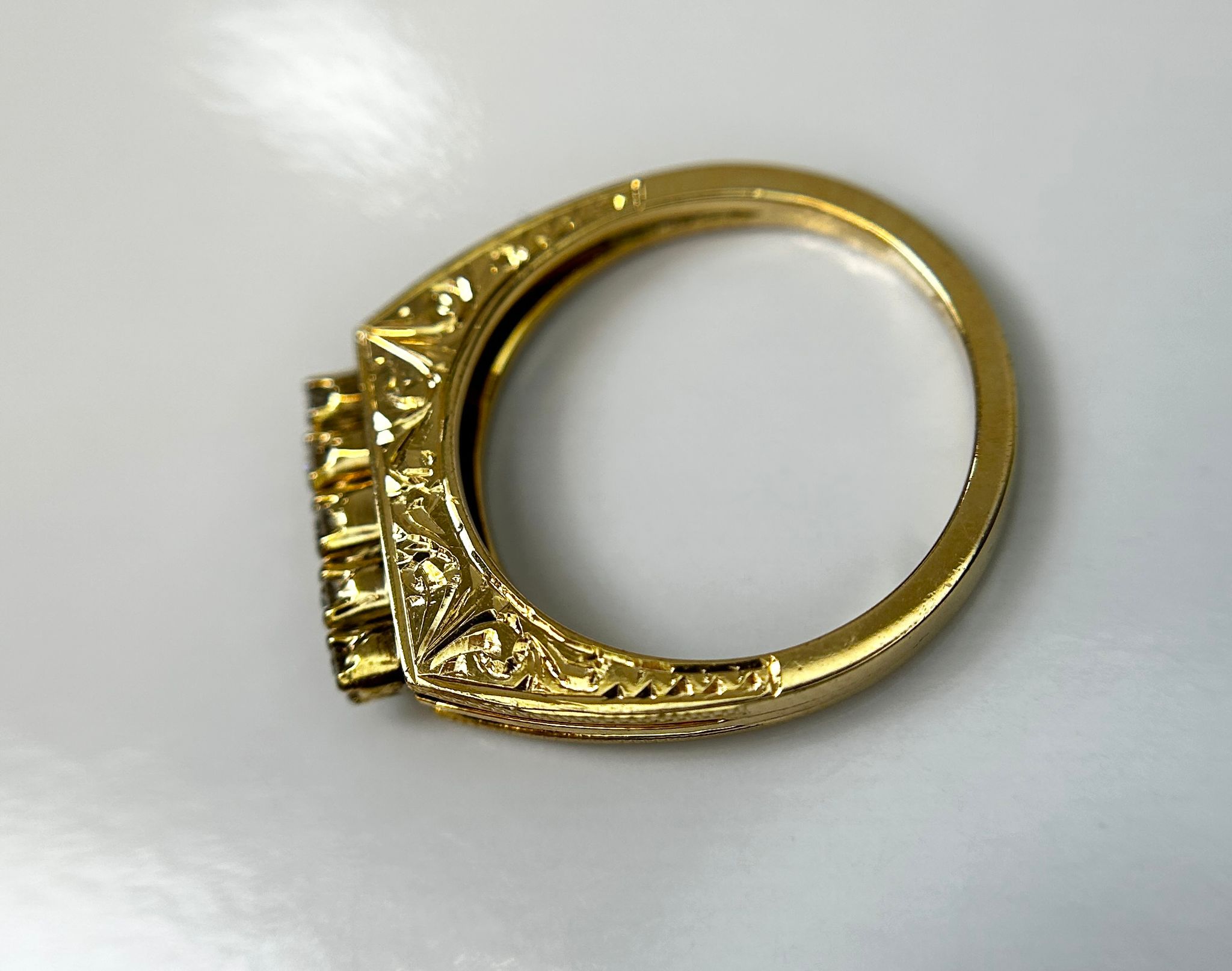 Beautiful Natural 0.18 CT VS Diamond Ring With 18k Gold