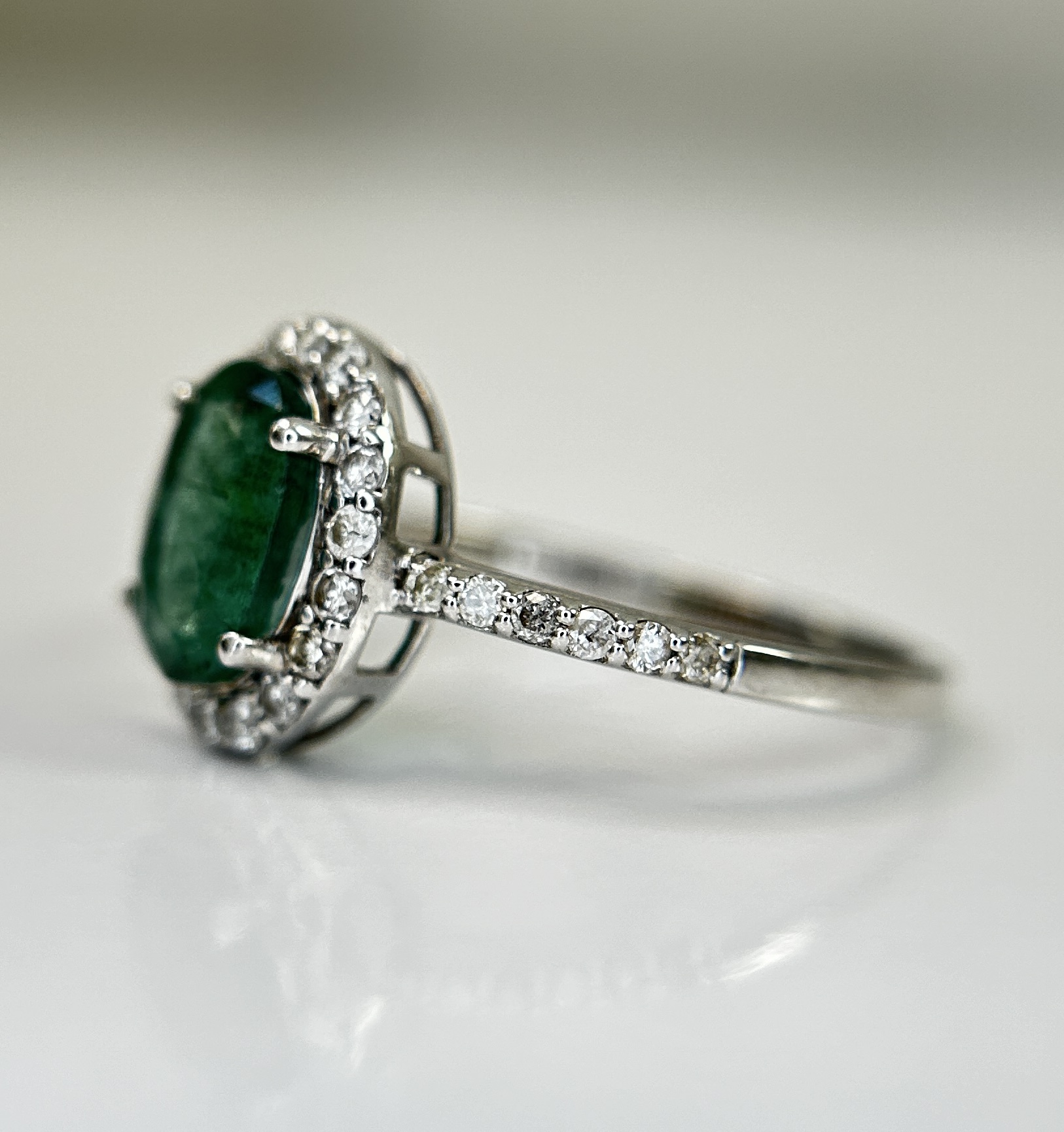 Beautiful Natural Emerald 1.22CT With Natural Diamonds & 18k Gold
