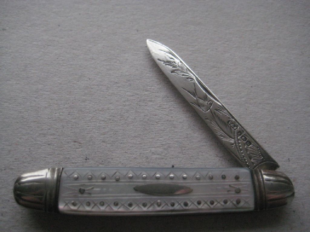 George V Mother of Pearl Hafted Silver Bladed Folding Fruit Knife, Birmingham 1919