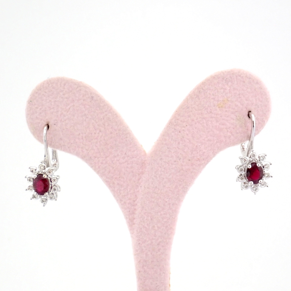 Natural Diamond 18K White Gold Earring