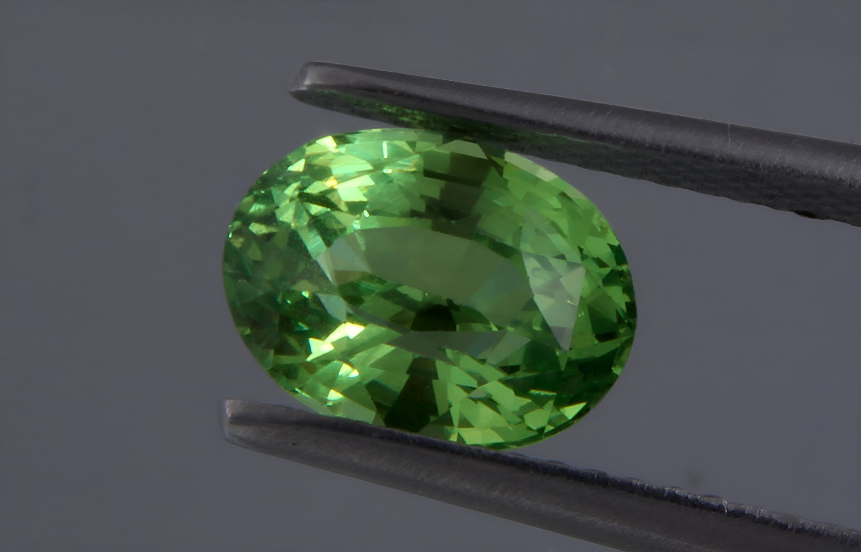 Tsavorite Garnet, 2.17 CT