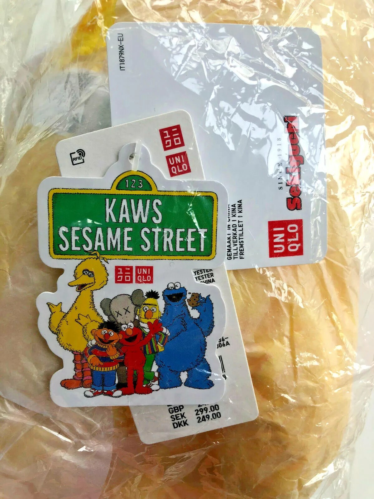 Kaws World Famous Artist Small Sculpture "Big Bird" BNIB
