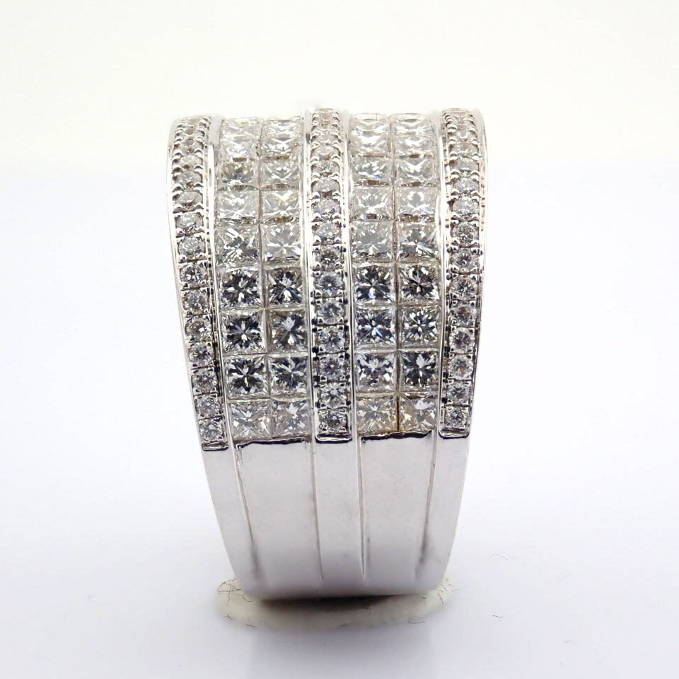 Natural Diamond 18K White Gold Ring