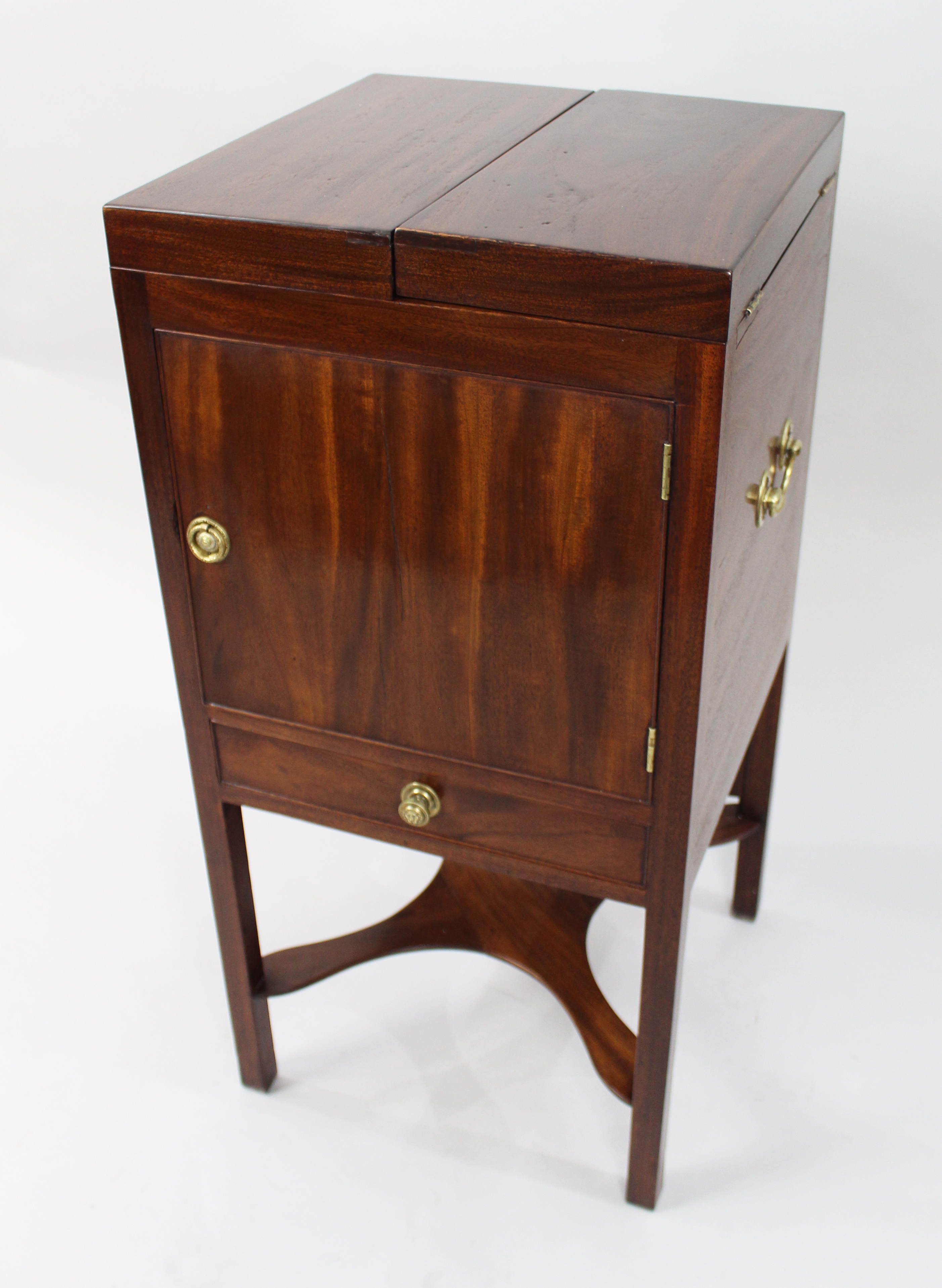 George III Mahogany Vanity Stand