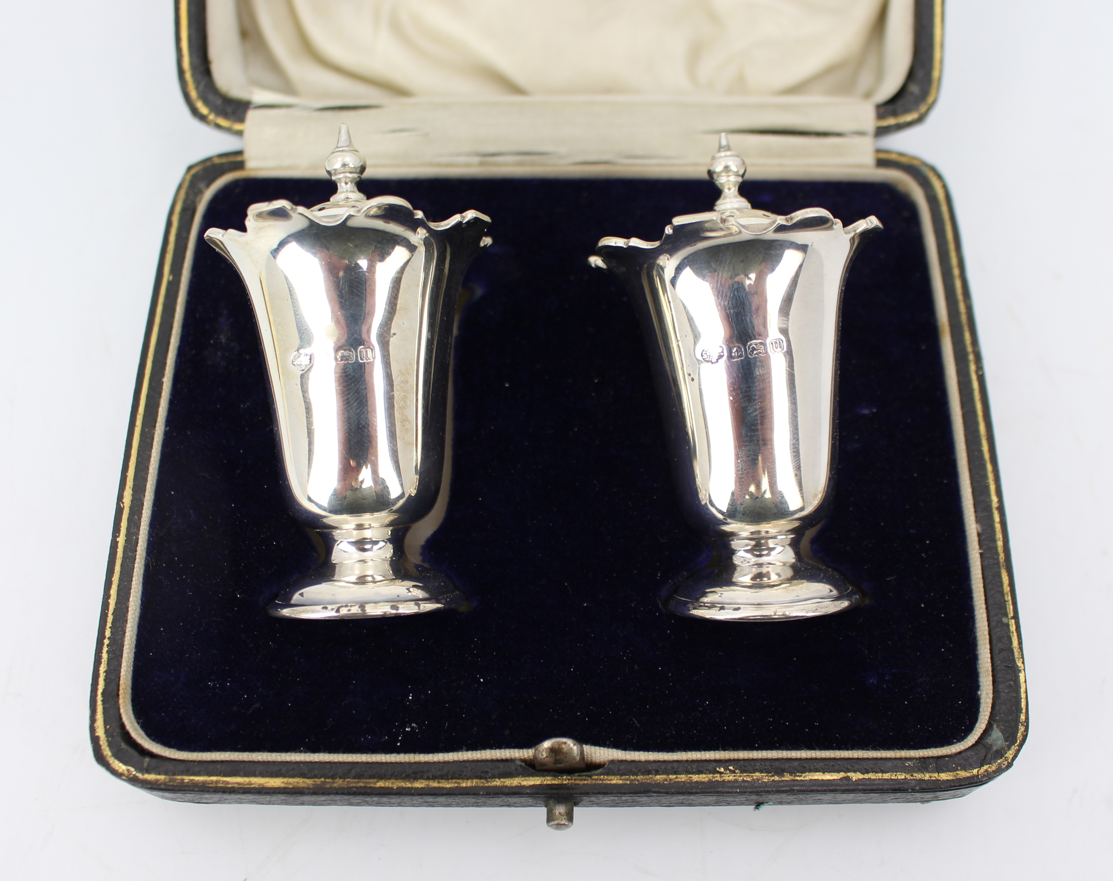 Pair of Cased Antique Sterling Silver Pepperettes – Birmingham 1919